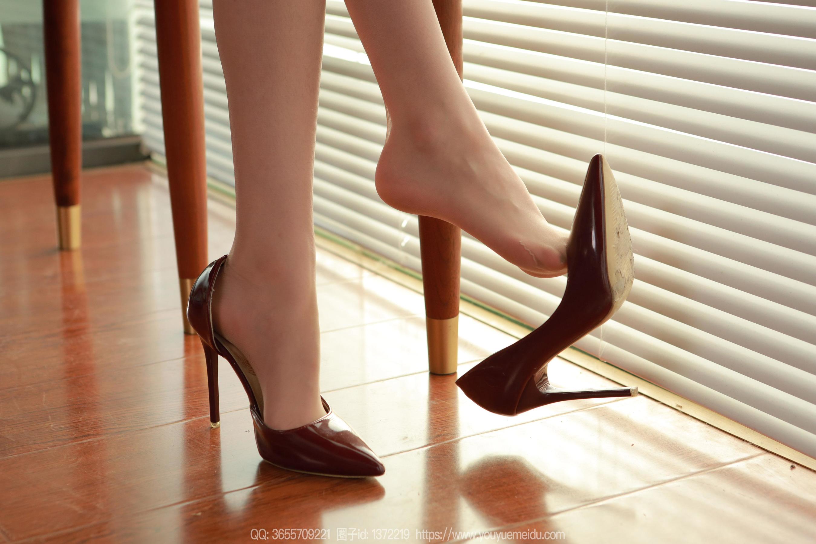 IESS异思趣向 - 模特： 团团 《美味车厘子》/(93P)