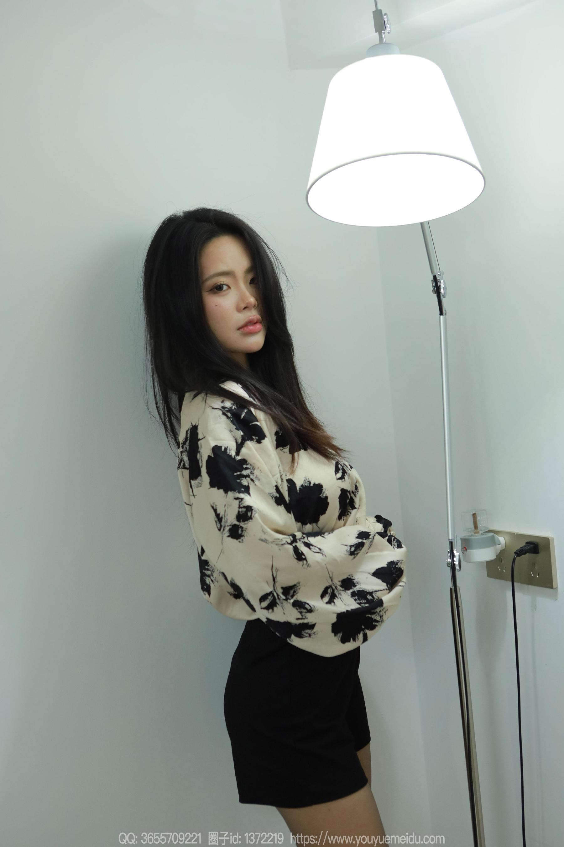 IESS异思趣向 - 模特： 兔兔 《花花衬衫（下）》/(87P)