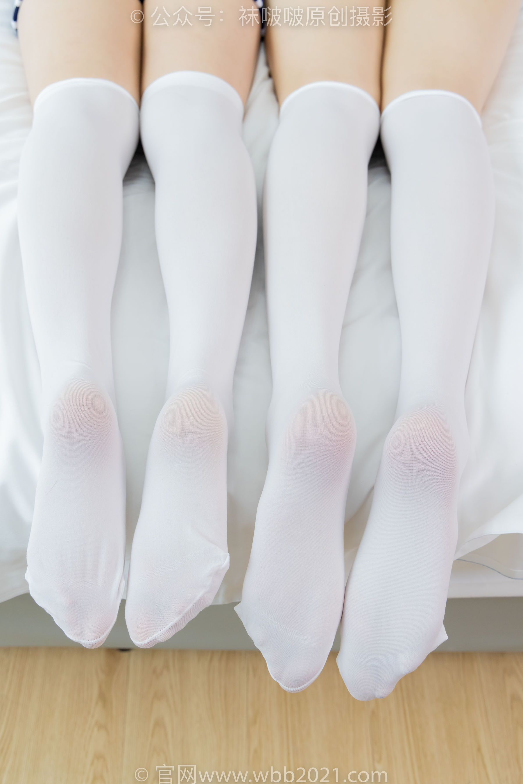 BoBoSocks袜啵啵 No.472 小甜豆&甜甜圈 - 两双运动鞋、厚白丝大腿袜、裸足、两位模特丝袜和裸足踩奶油蛋糕剧情/(177P)