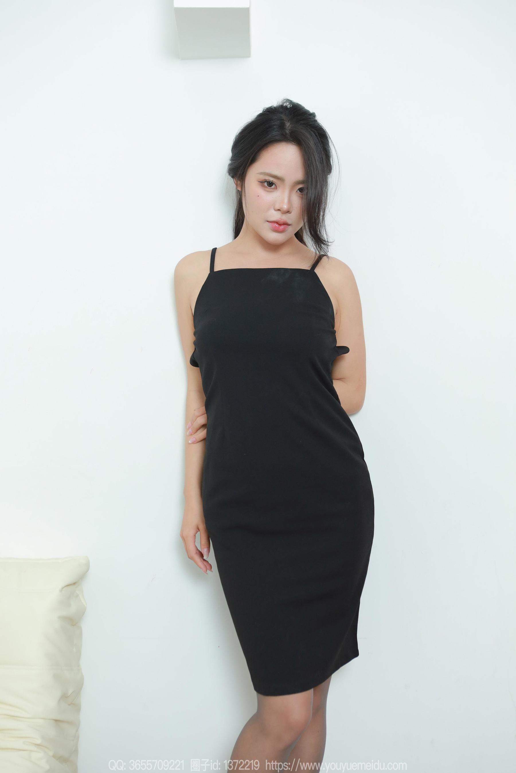 IESS异思趣向 - 模特： 兔兔 《居家黑丝（上）》/(80P)