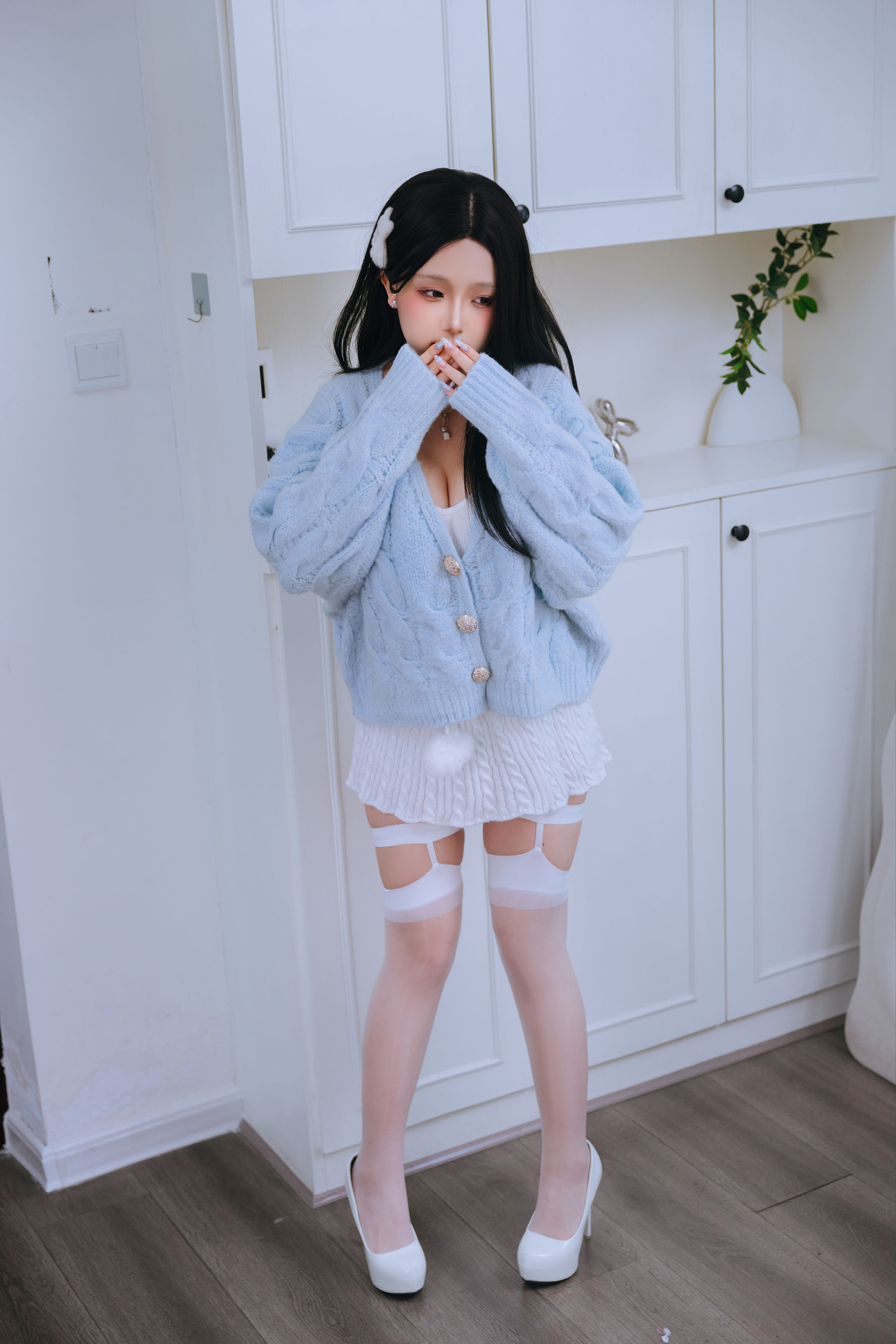 Cosplay日奈娇 - 与学姐约会/(180P)