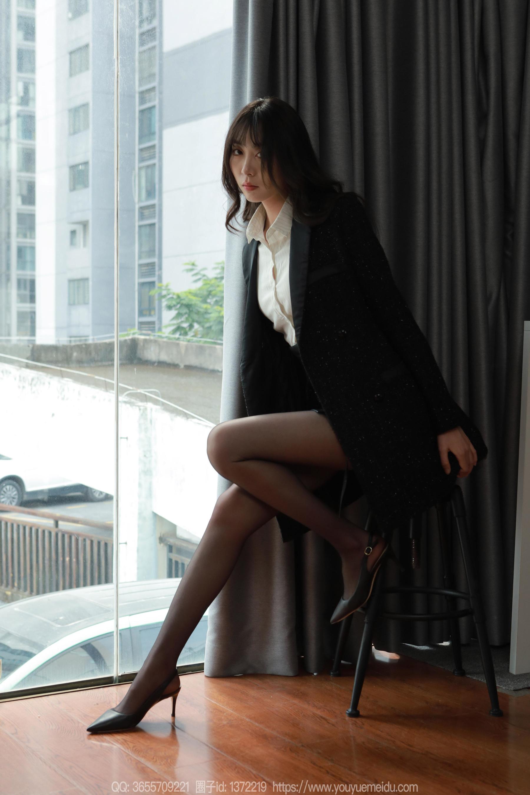 IESS异思趣向 - 模特： 团团 《脚尖加固》/(93P)