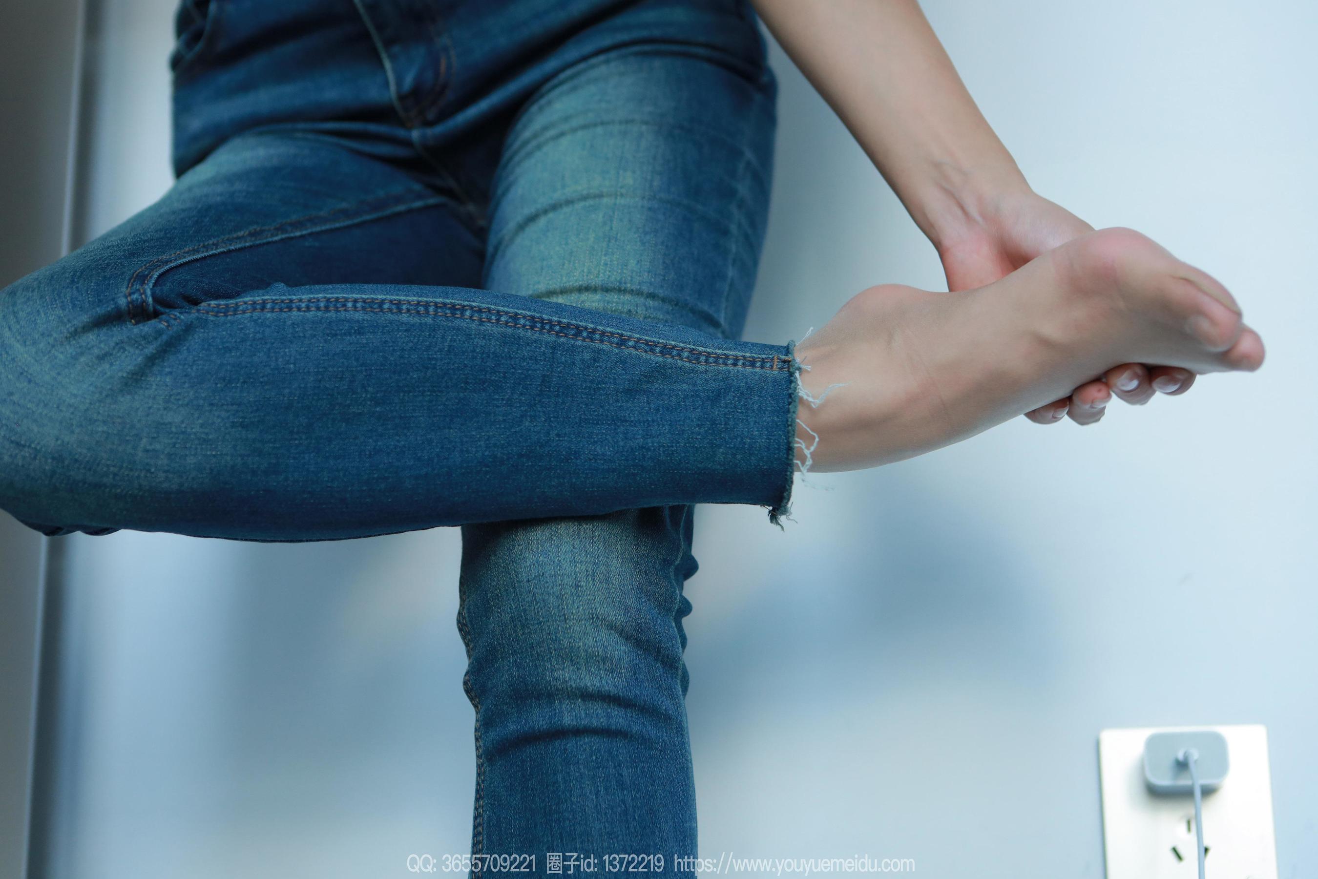 IESS异思趣向 - 模特： 兔兔 《裤里丝（上）》/(80P)