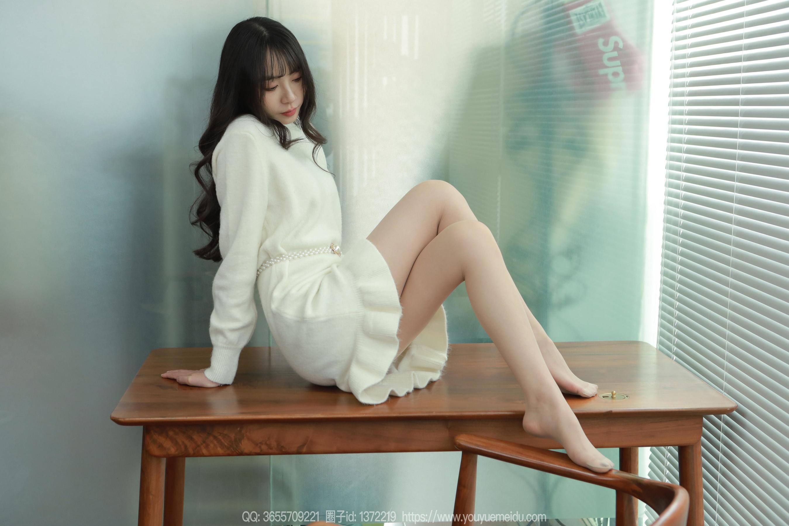 IESS异思趣向 - 模特： 团团 《白裙肉丝》/(89P)