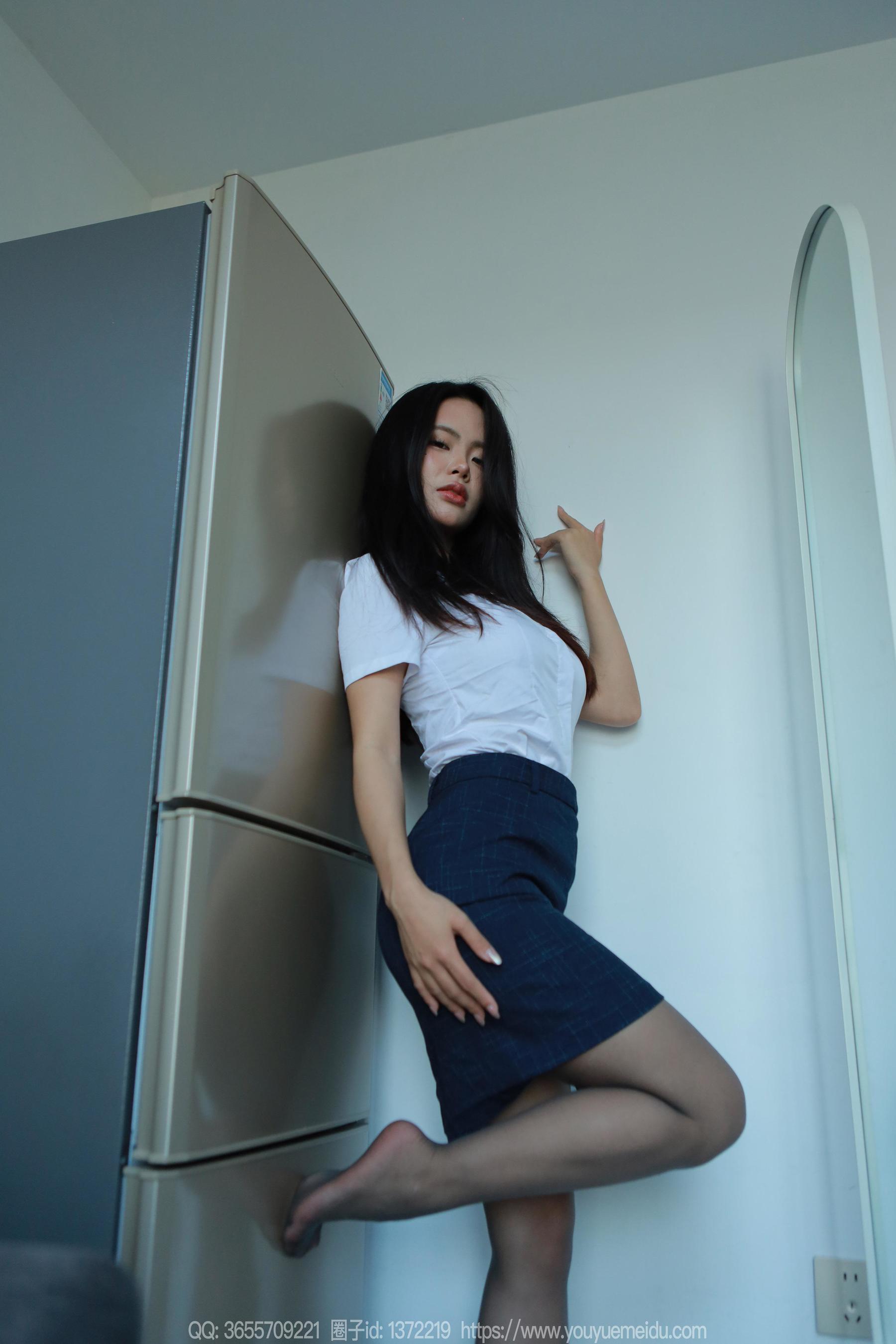 IESS异思趣向 - 模特： 兔兔 《OL黑丝》/(88P)
