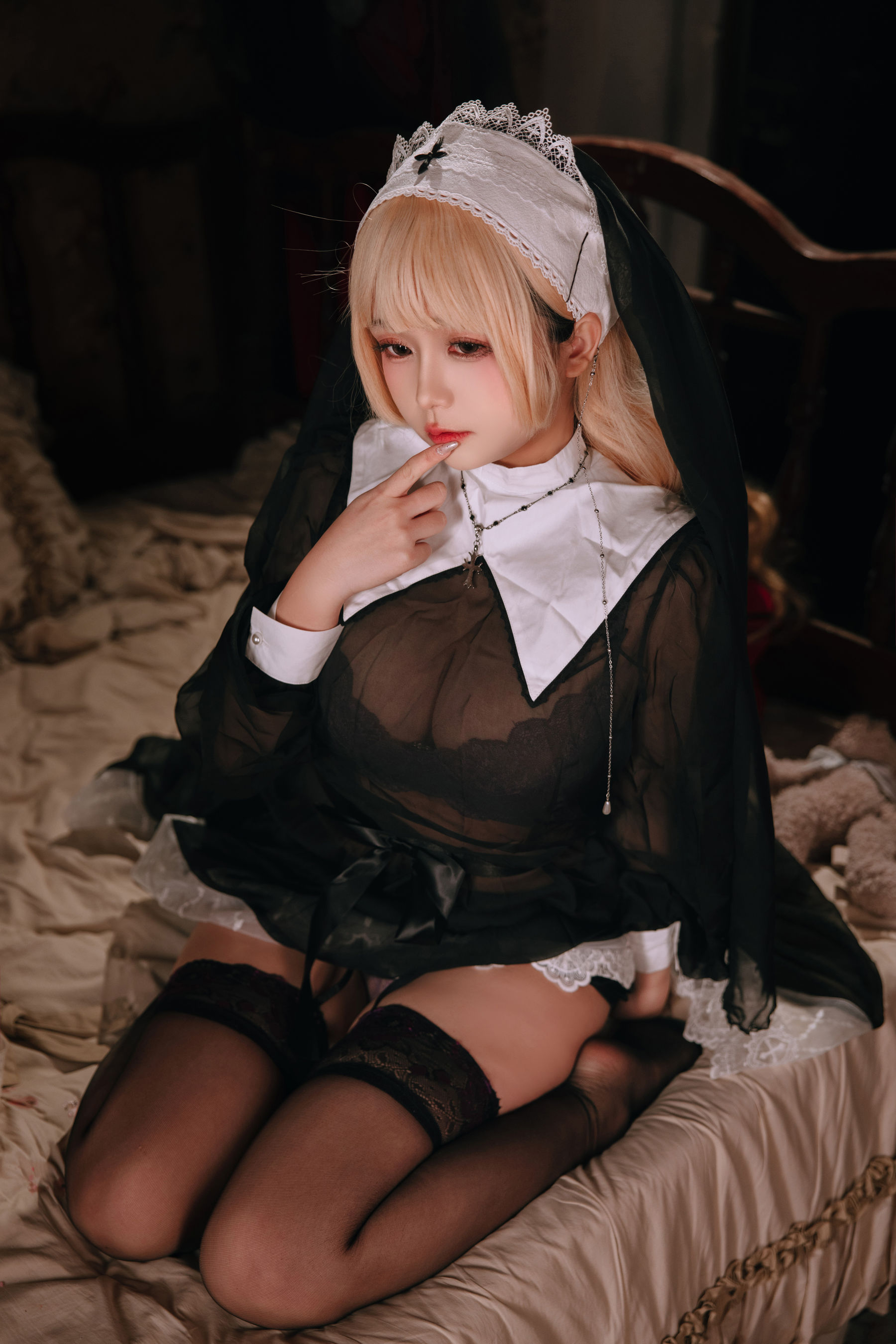 Cosplay日奈娇 - 禁忌修女/(160P)