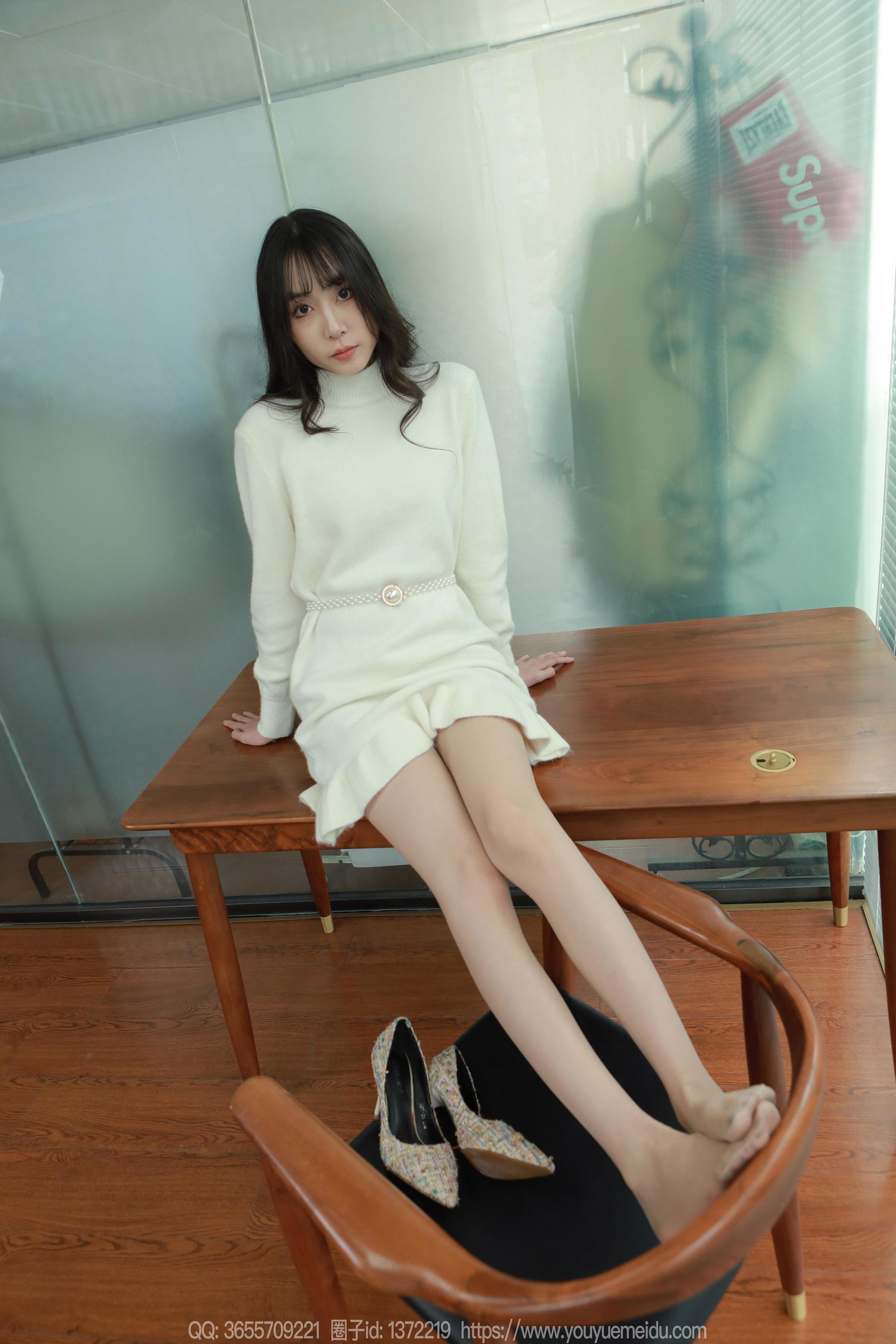 IESS异思趣向 - 模特： 团团 《白裙肉丝》/(89P)