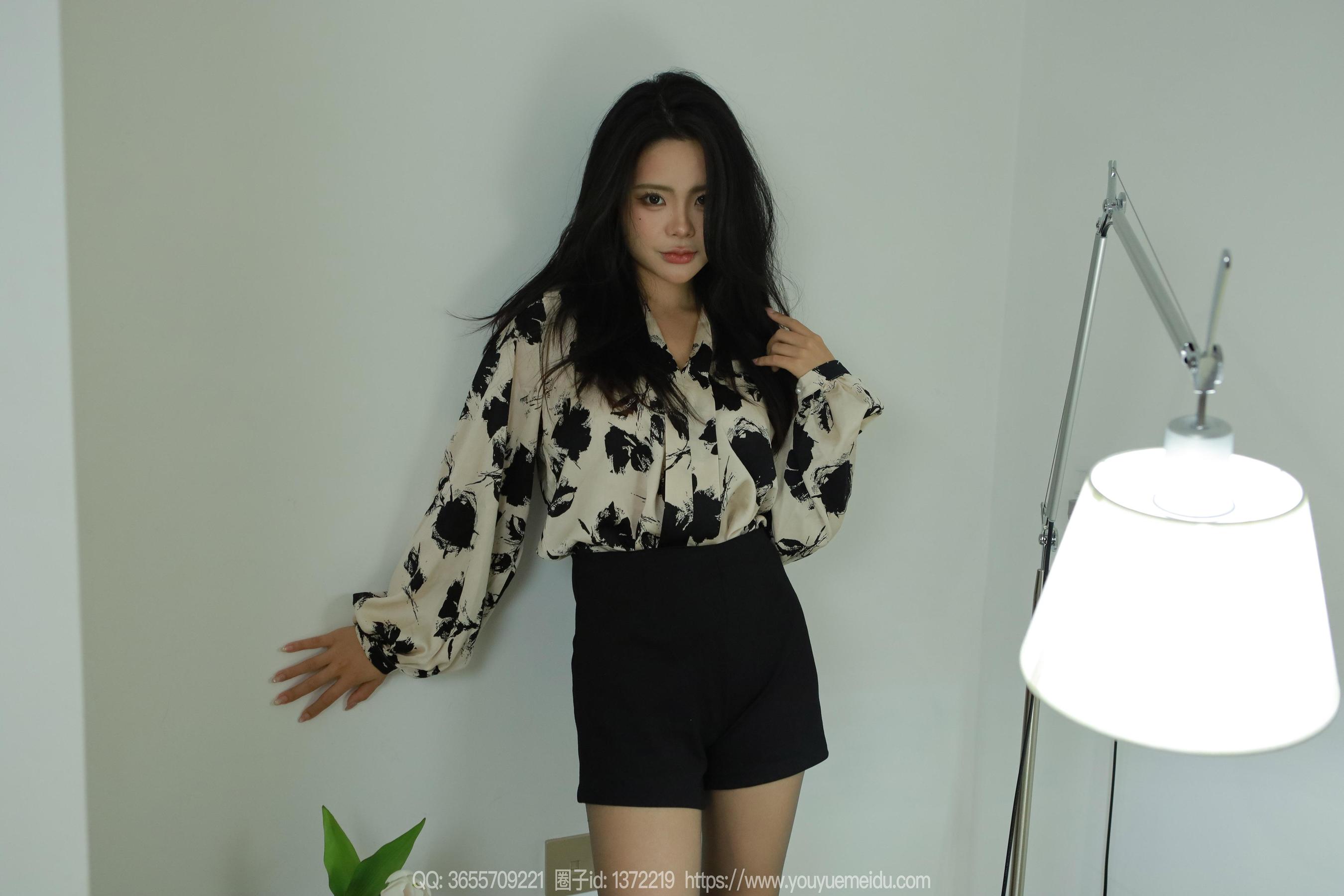 IESS异思趣向 - 模特： 兔兔 《花花衬衫（下）》/(87P)