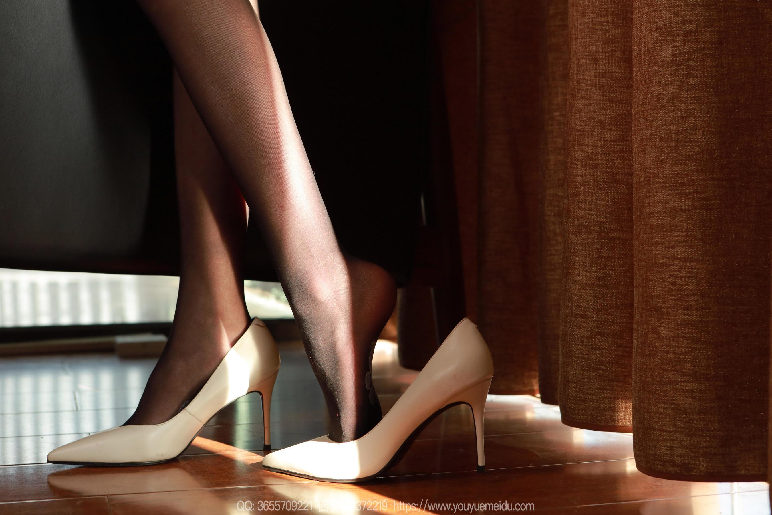 IESS异思趣向 - 模特： 团团 《可爱脚印》/(71P)