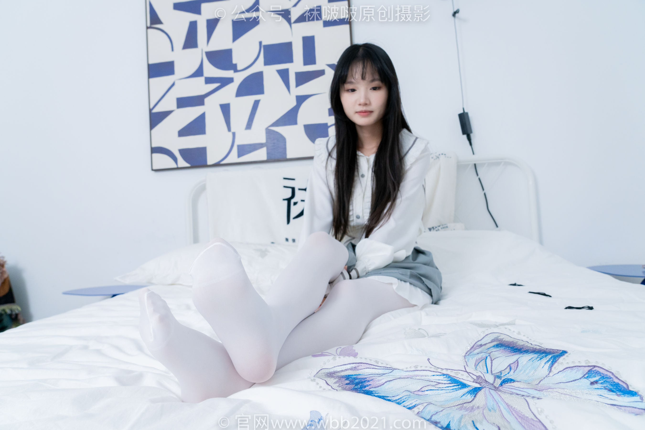 BoBoSocks袜啵啵 No.468 甜甜圈 - 高跟凉鞋、厚白丝、裸足、丝袜和裸足踩蓝莓剧情/(150P)