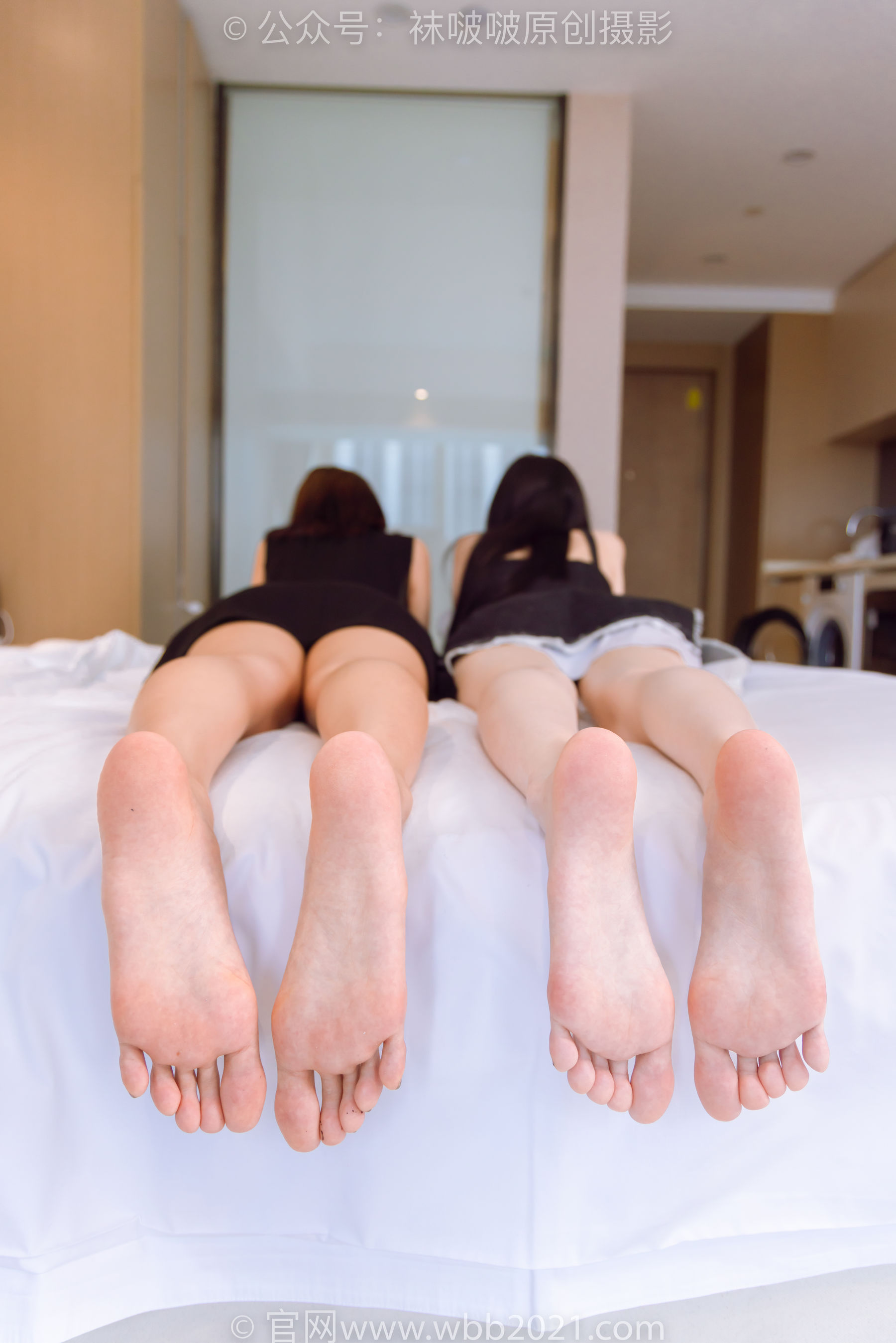 BoBoSocks袜啵啵 No.464 稚予&果果 -两双高跟鞋、肉丝、裸足、裸足涂黑色指甲油/(135P)