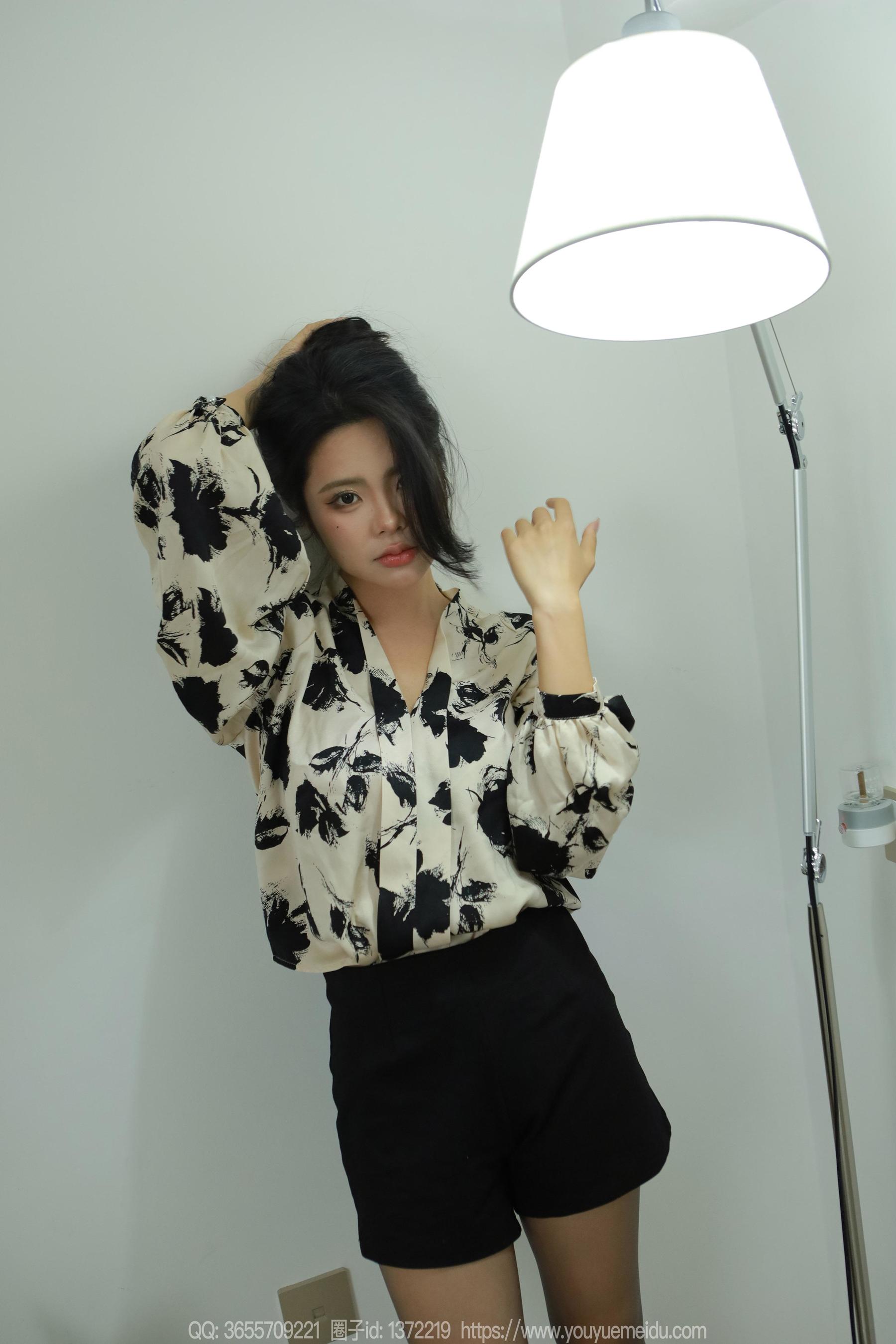 IESS异思趣向 - 模特： 兔兔 《花花衬衫（下）》/(87P)