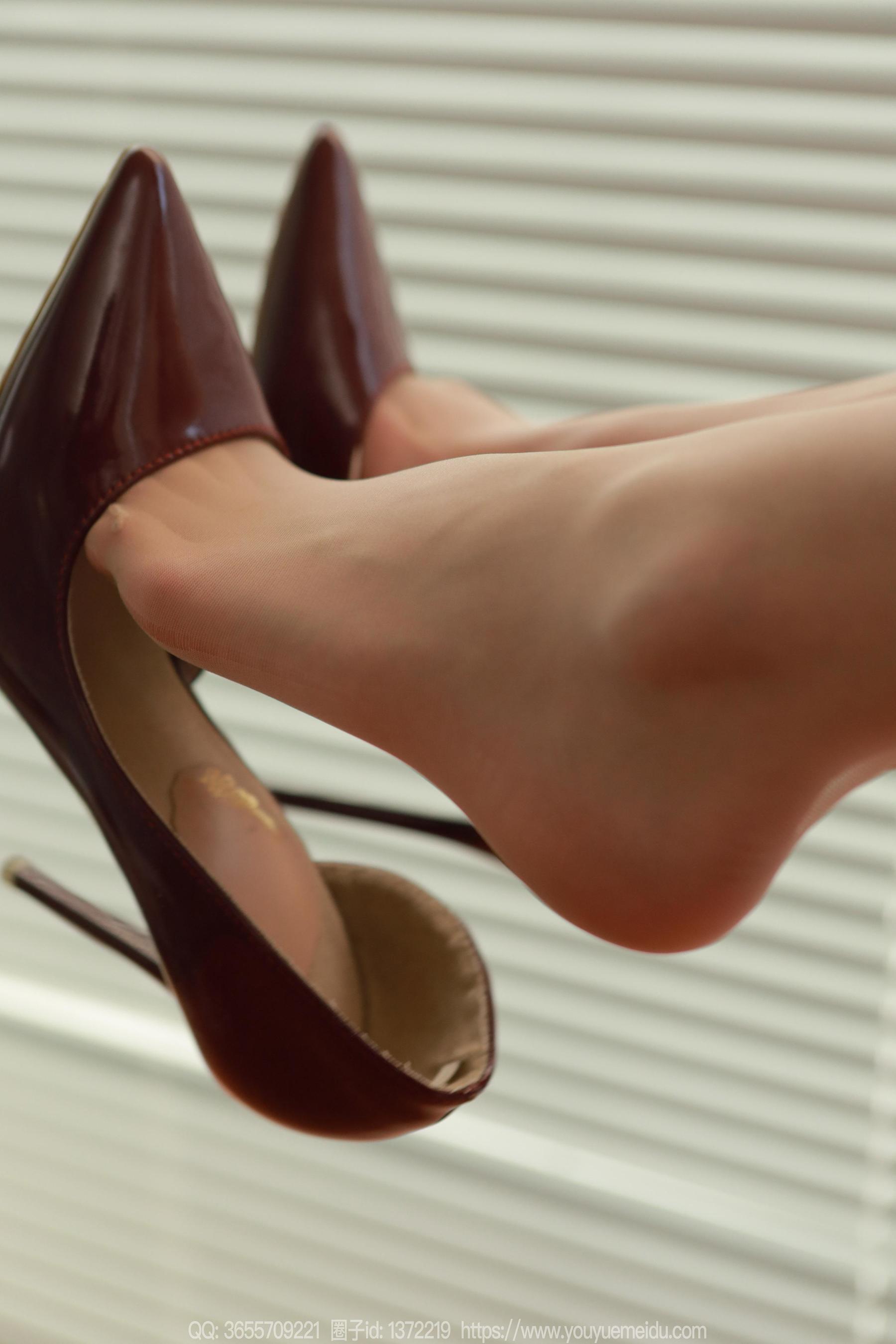 IESS异思趣向 - 模特： 团团 《美味车厘子》/(93P)