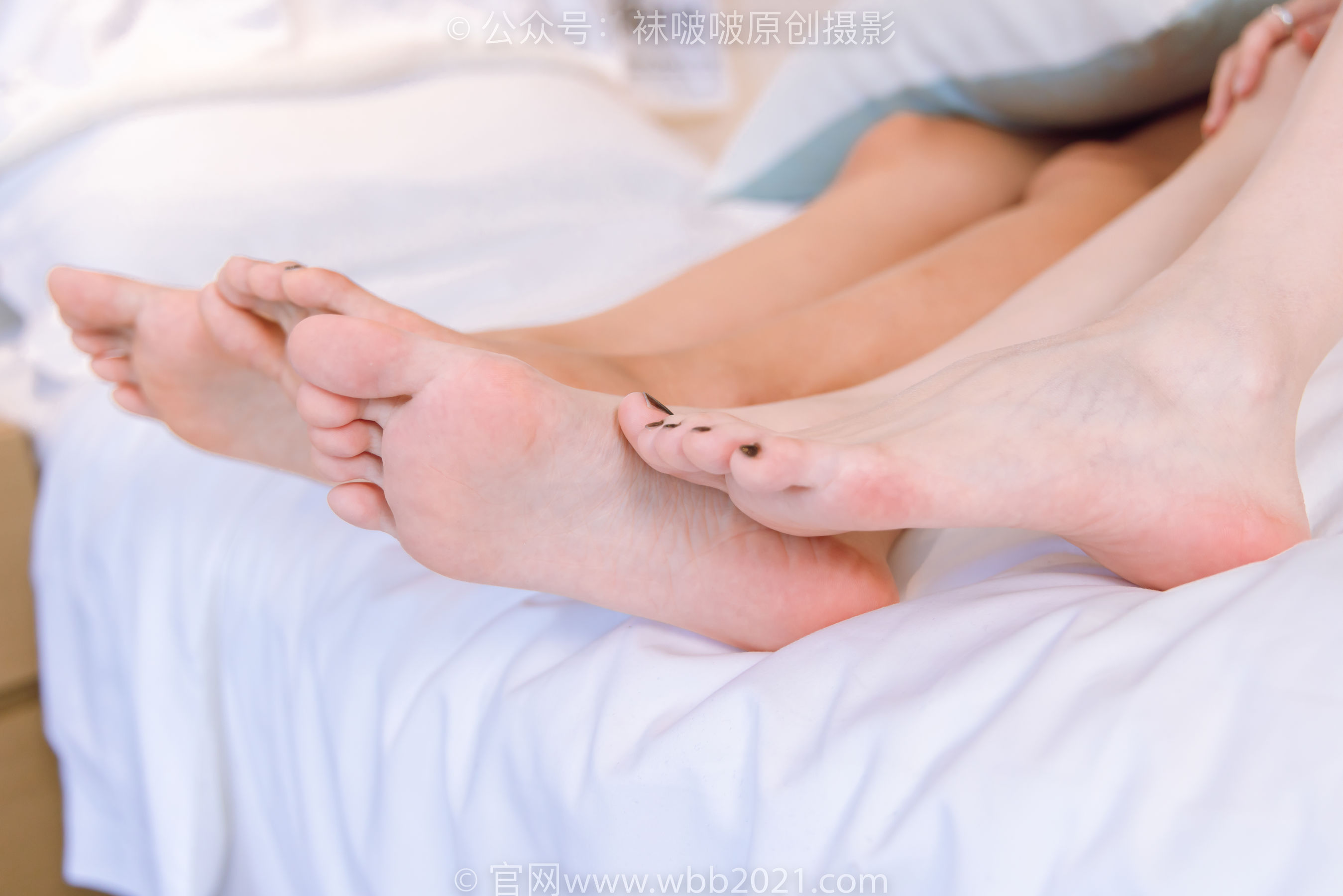 BoBoSocks袜啵啵 No.464 稚予&果果 -两双高跟鞋、肉丝、裸足、裸足涂黑色指甲油/(135P)