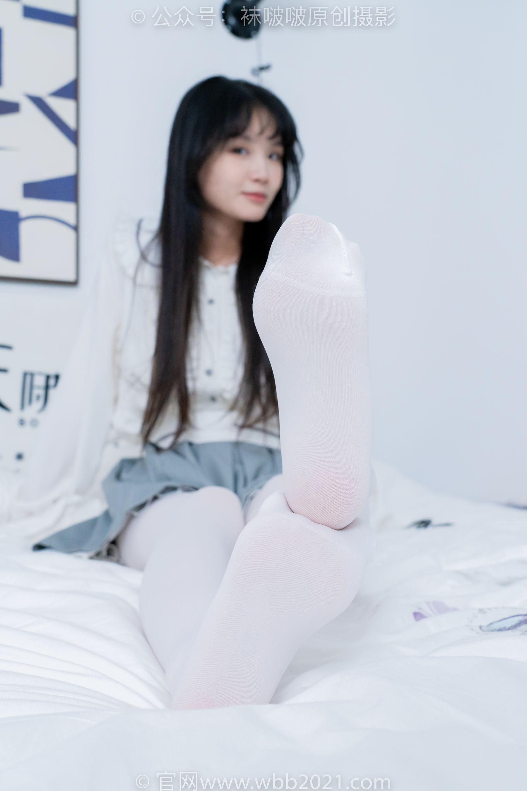 BoBoSocks袜啵啵 No.468 甜甜圈 - 高跟凉鞋、厚白丝、裸足、丝袜和裸足踩蓝莓剧情/(150P)