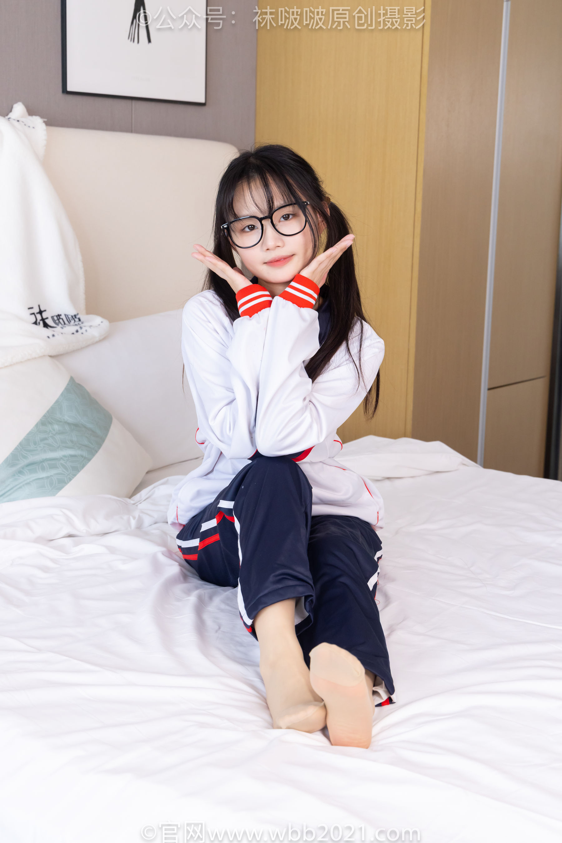 BoBoSocks袜啵啵 No.458 甜甜圈 -板鞋、白棉袜、肉丝、校服裤里丝/(150P)