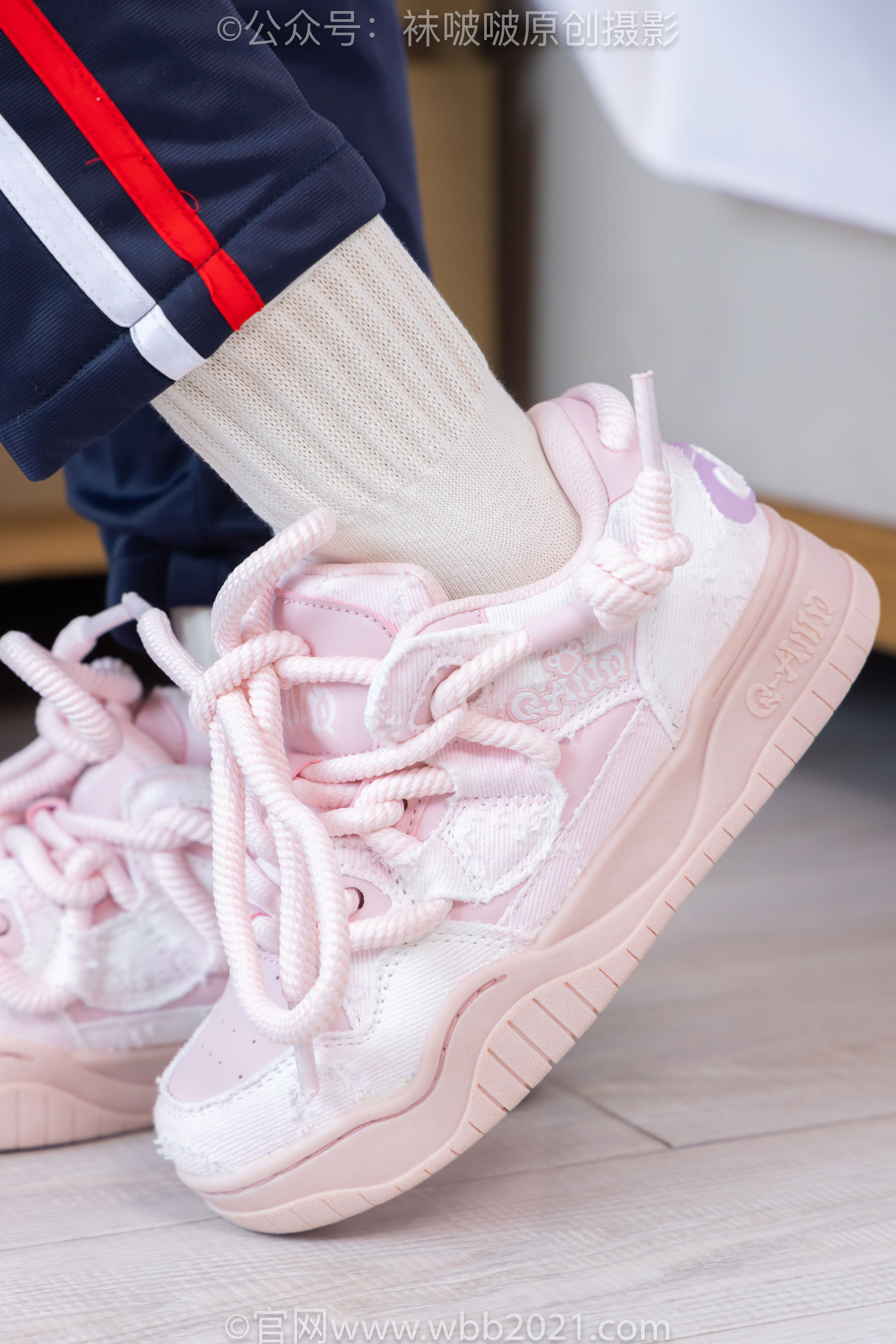 BoBoSocks袜啵啵 No.458 甜甜圈 -板鞋、白棉袜、肉丝、校服裤里丝/(150P)