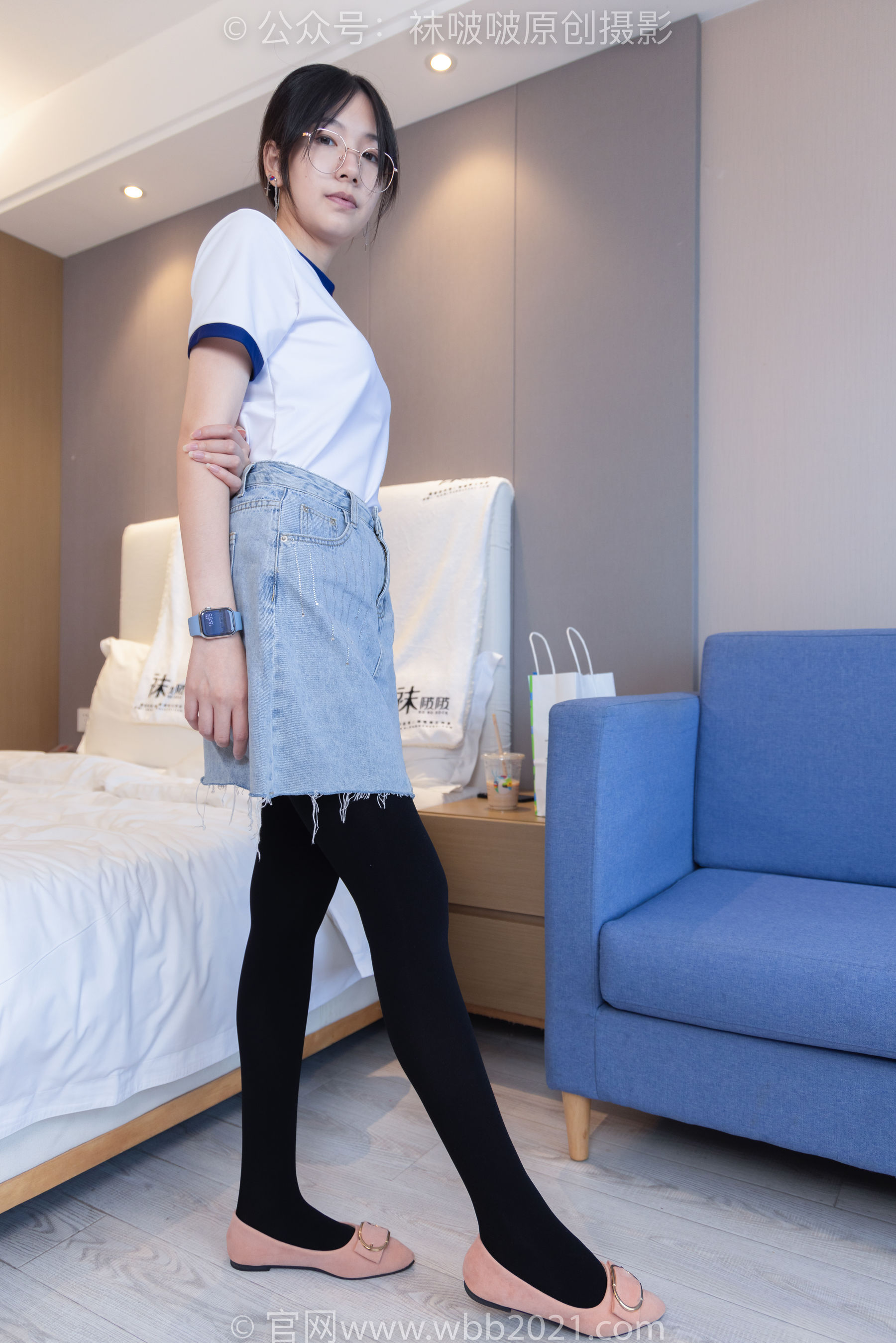 BoBoSocks袜啵啵 No.447 小甜豆 平底鞋、厚黑丝、踩方便面、圣女果、橘子、巧克力蛋糕剧情/(140P)