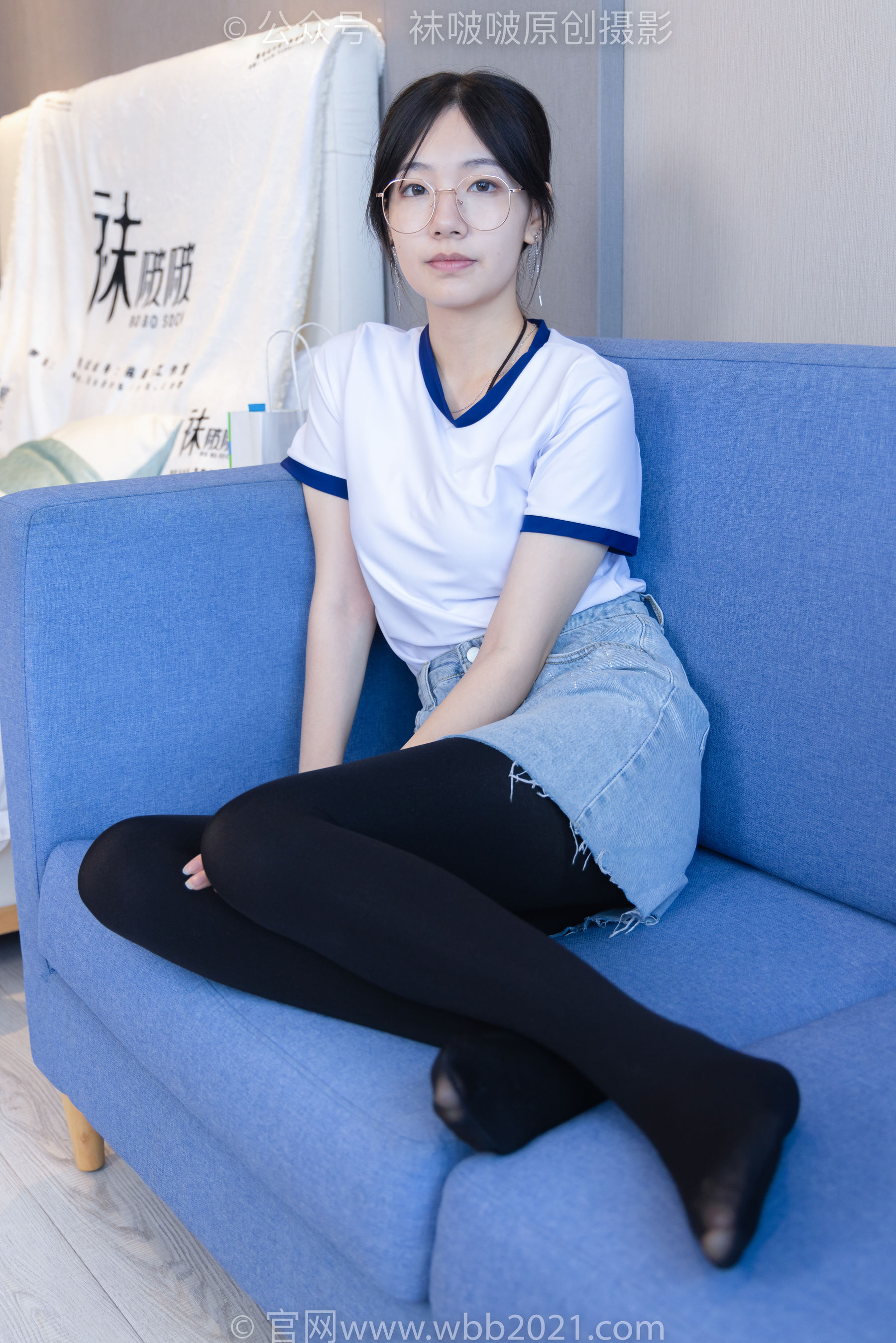BoBoSocks袜啵啵 No.447 小甜豆 平底鞋、厚黑丝、踩方便面、圣女果、橘子、巧克力蛋糕剧情/(140P)