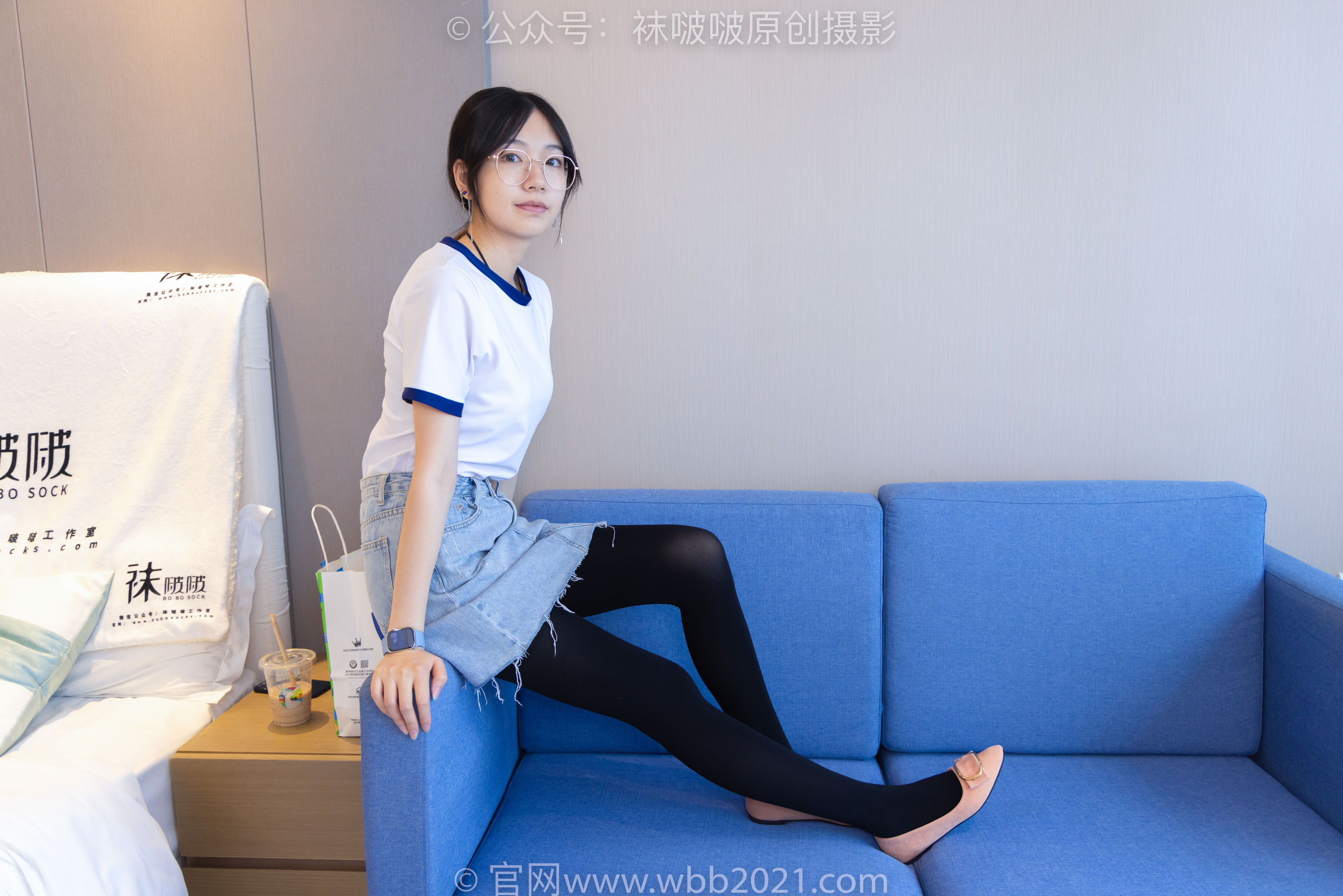BoBoSocks袜啵啵 No.447 小甜豆 平底鞋、厚黑丝、踩方便面、圣女果、橘子、巧克力蛋糕剧情/(140P)