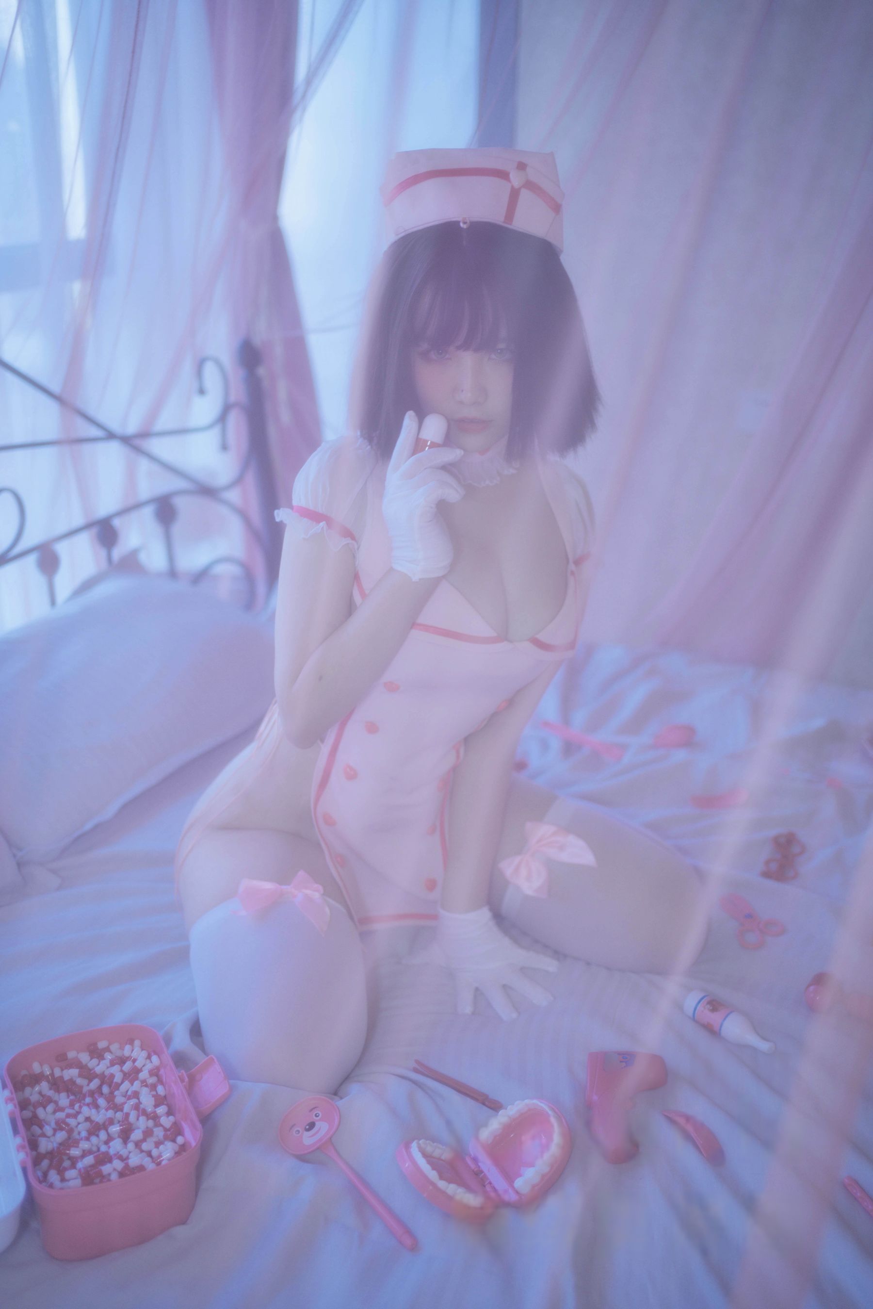 阿半今天很开心 - 粉护士/(37P)