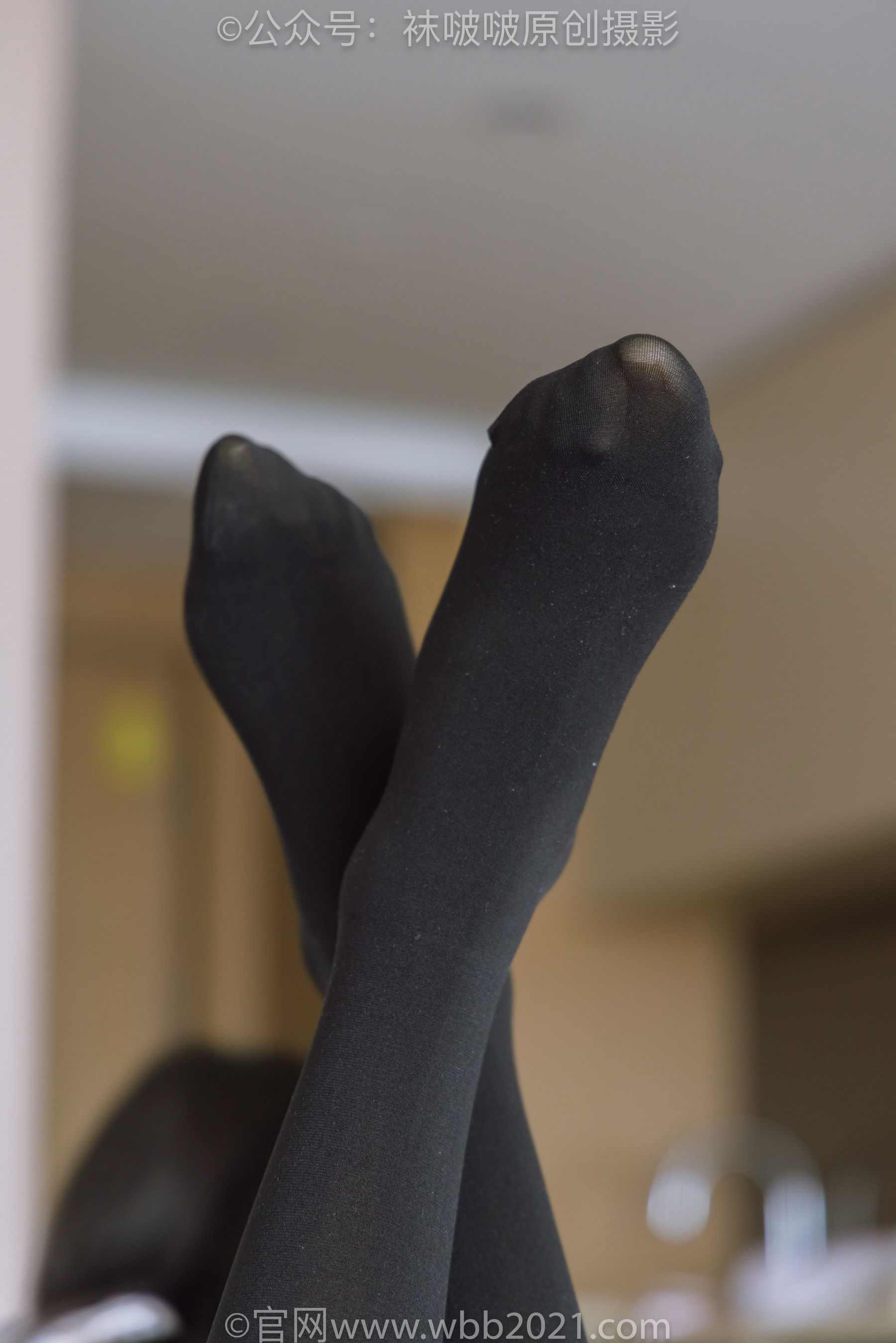 BoBoSocks袜啵啵 No.459 小甜豆 -高跟凉鞋、厚黑丝、穿鞋踩包子和橘子剧情/(150P)