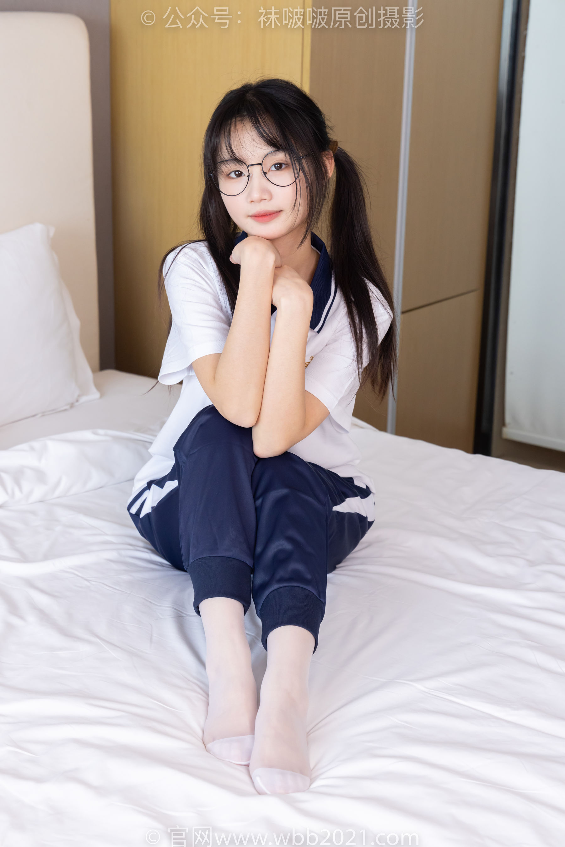 BoBoSocks袜啵啵 No.446 甜甜圈 板鞋、白棉袜、白丝、校服裤里丝/(150P)