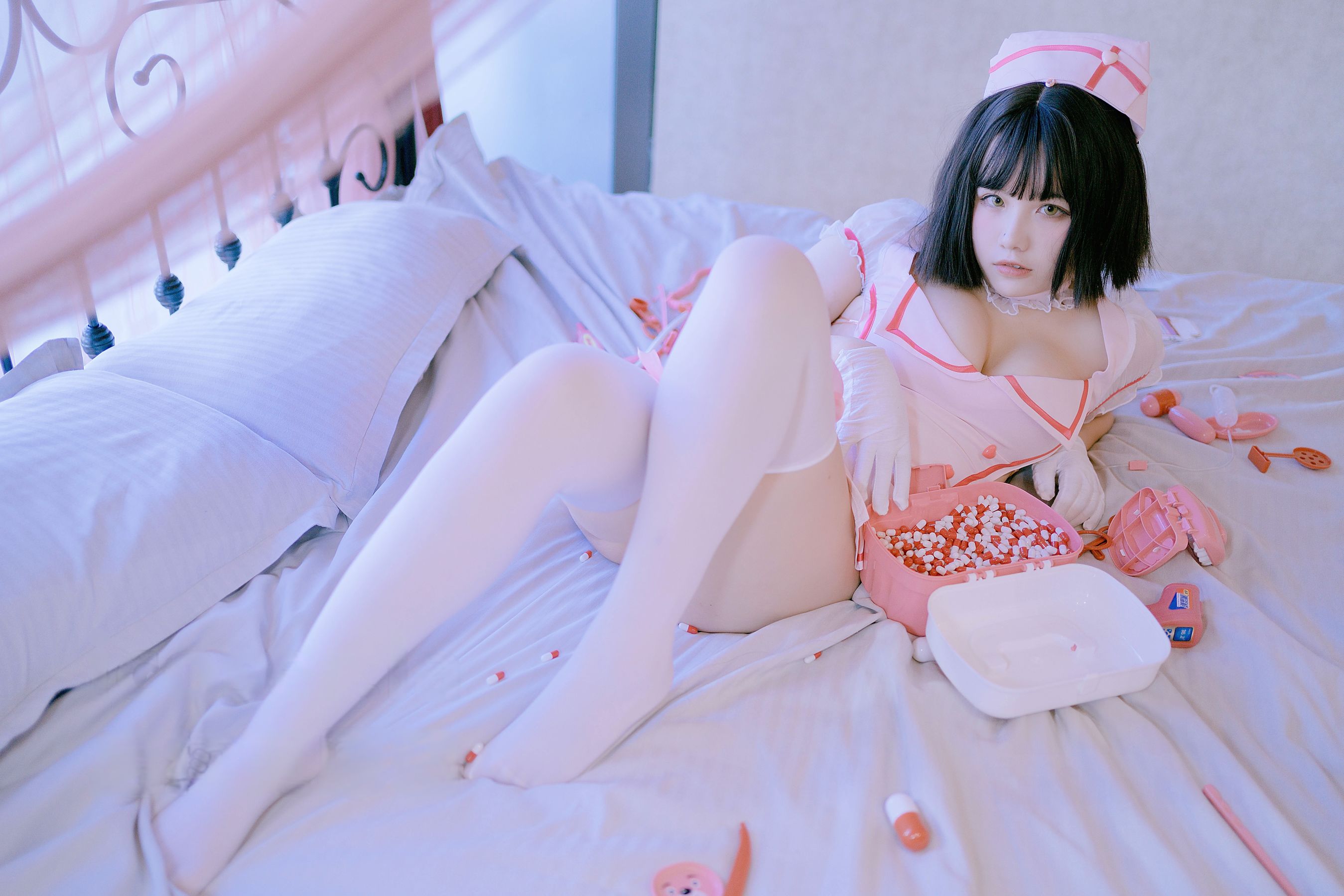 阿半今天很开心 - 粉护士/(37P)