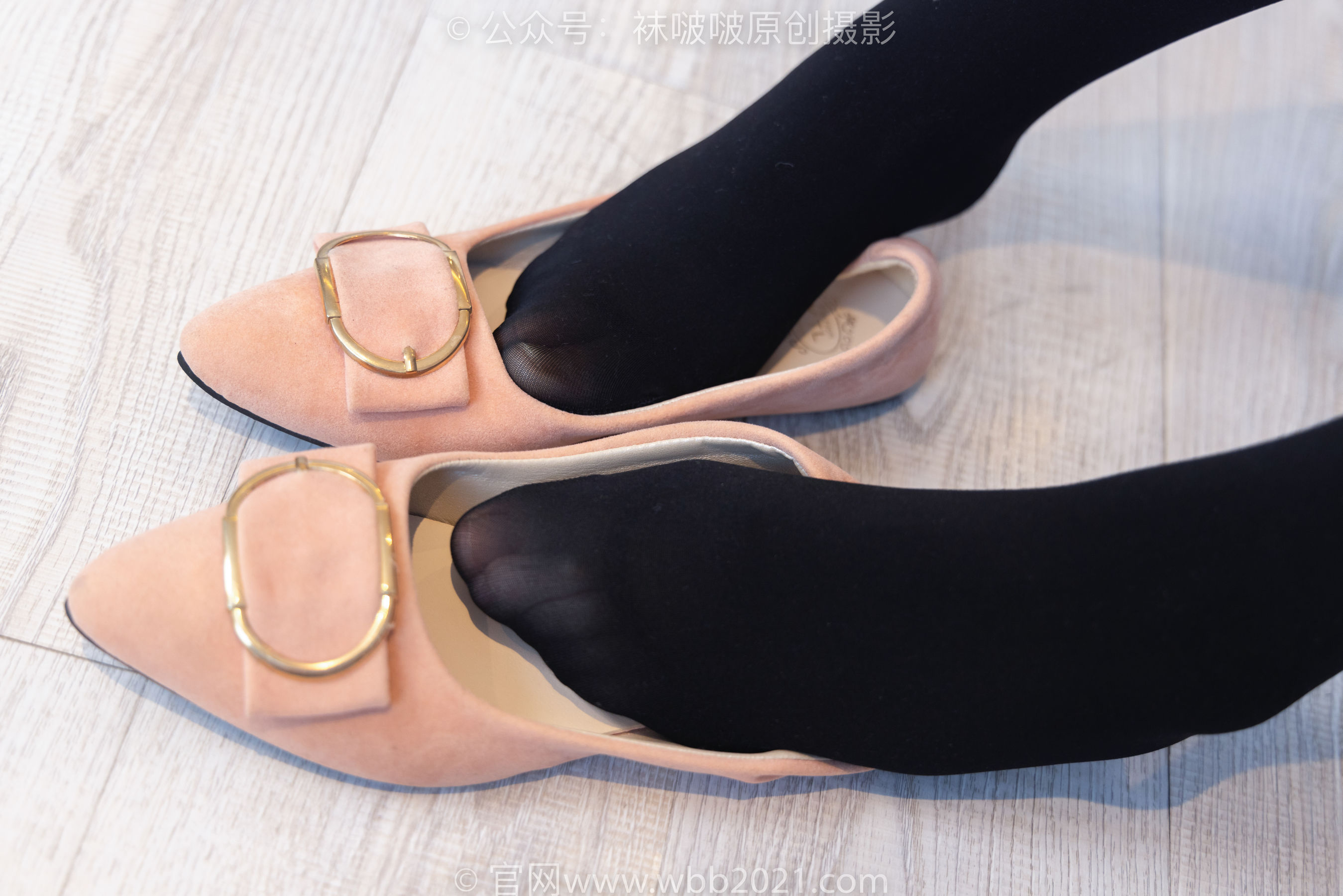 BoBoSocks袜啵啵 No.447 小甜豆 平底鞋、厚黑丝、踩方便面、圣女果、橘子、巧克力蛋糕剧情/(140P)
