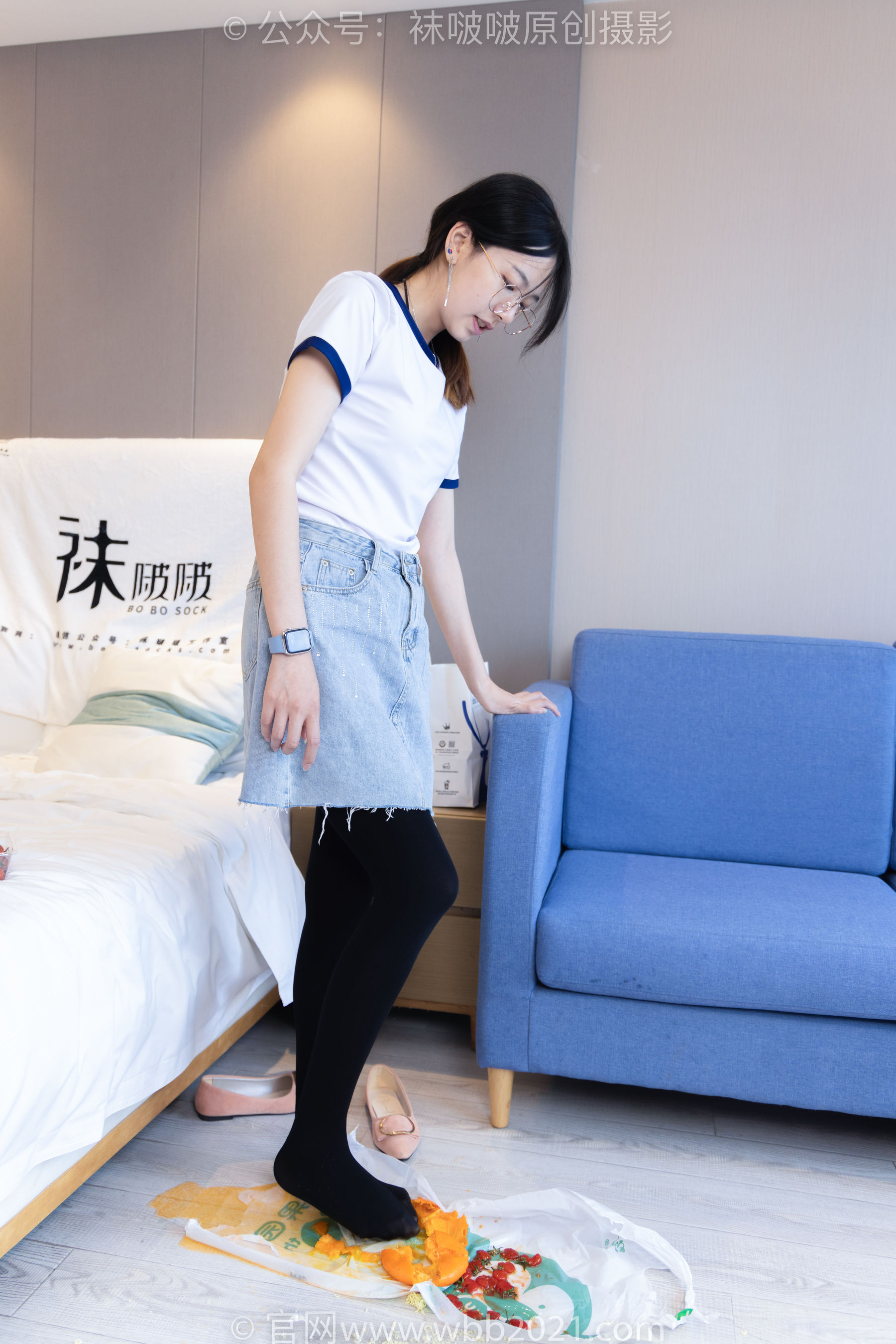 BoBoSocks袜啵啵 No.447 小甜豆 平底鞋、厚黑丝、踩方便面、圣女果、橘子、巧克力蛋糕剧情/(140P)