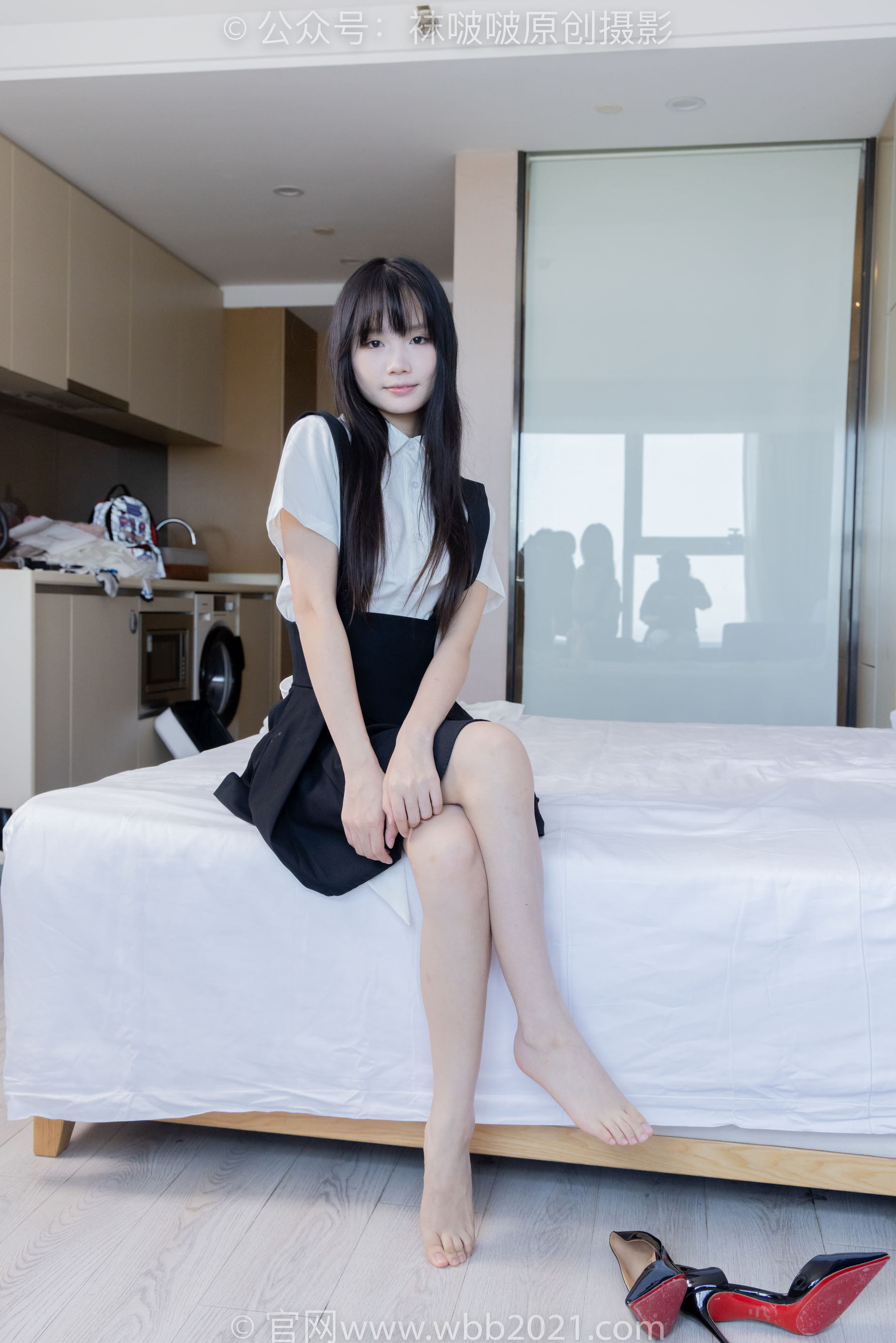BoBoSocks袜啵啵 No.444 甜甜圈 -两双高跟鞋、凉鞋、肉丝、裸足/(185P)