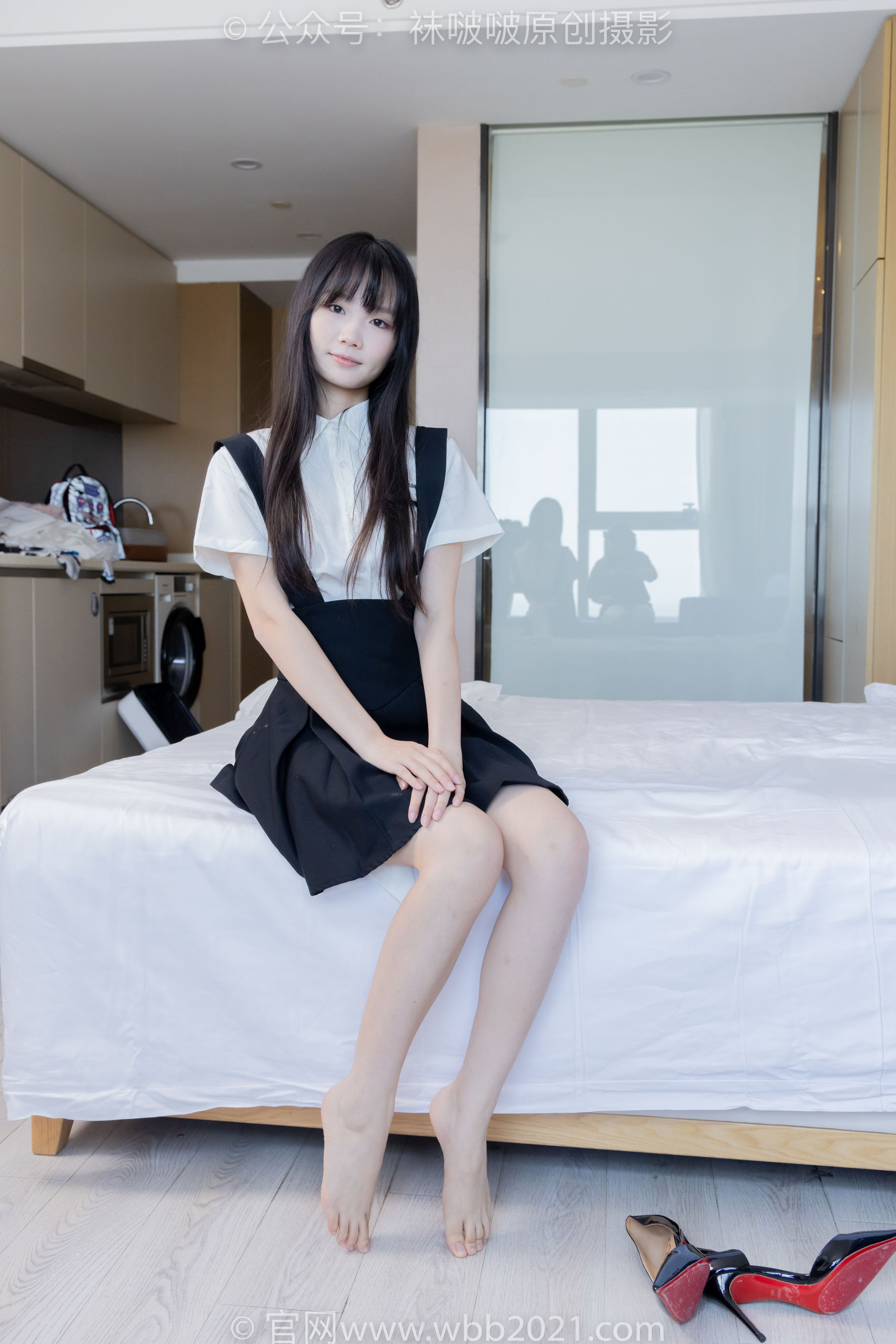 BoBoSocks袜啵啵 No.444 甜甜圈 -两双高跟鞋、凉鞋、肉丝、裸足/(185P)