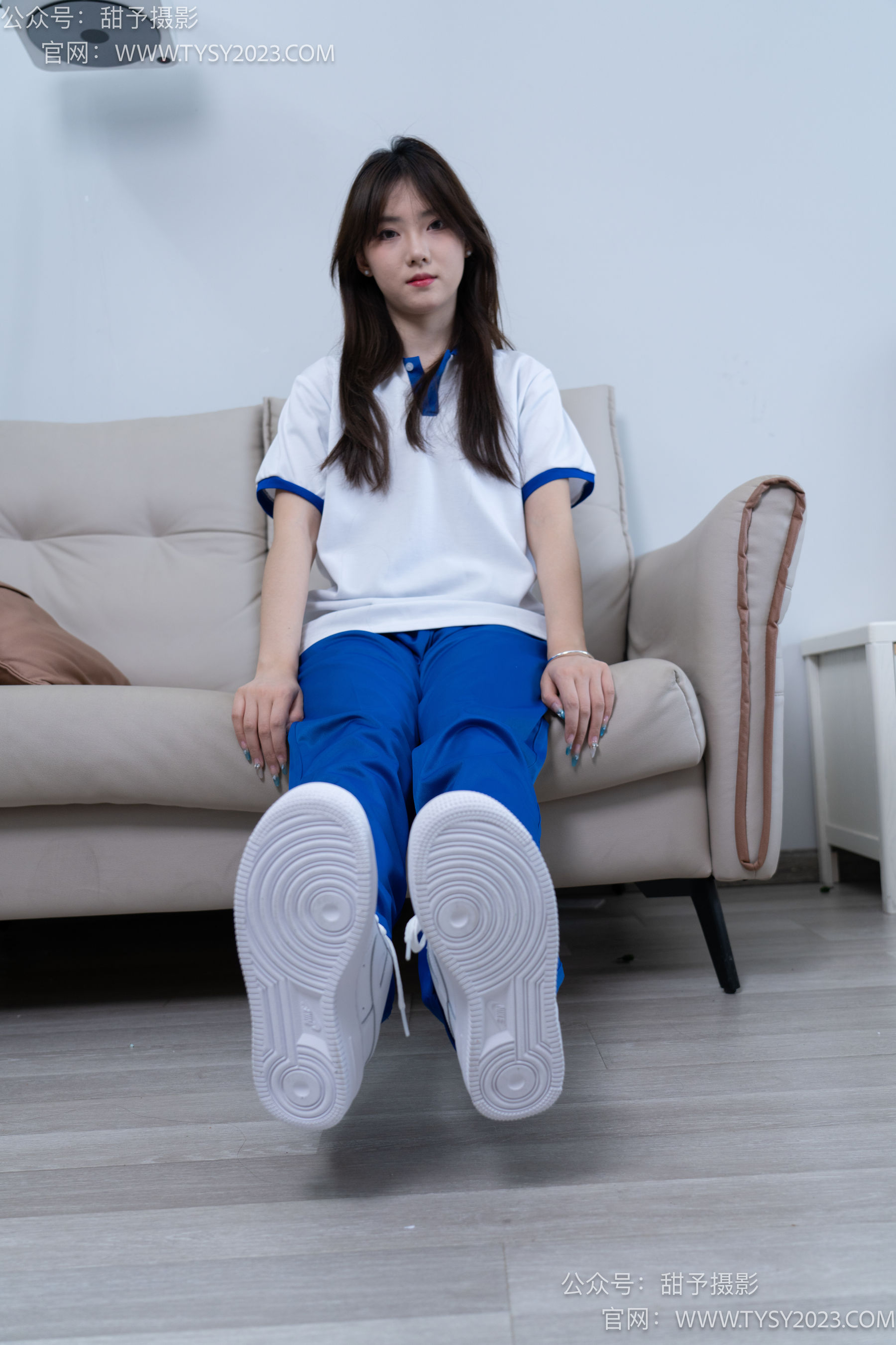 甜予摄影 No.098 璇璇 -校服、板鞋、白棉袜、肉丝（脚尖加固款）/(135P)