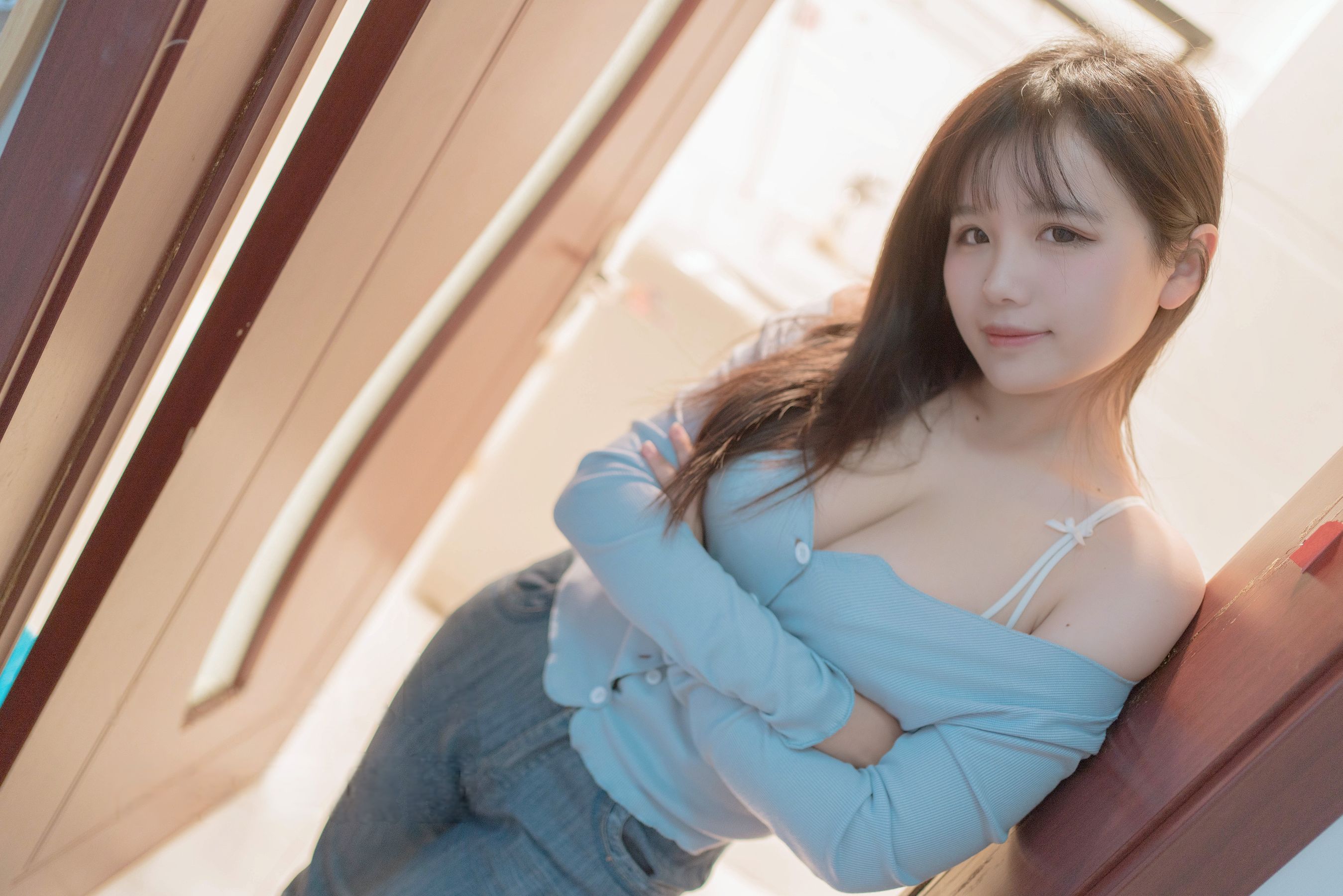 阿半今天很开心 - 住在隔壁的太太/(37P)