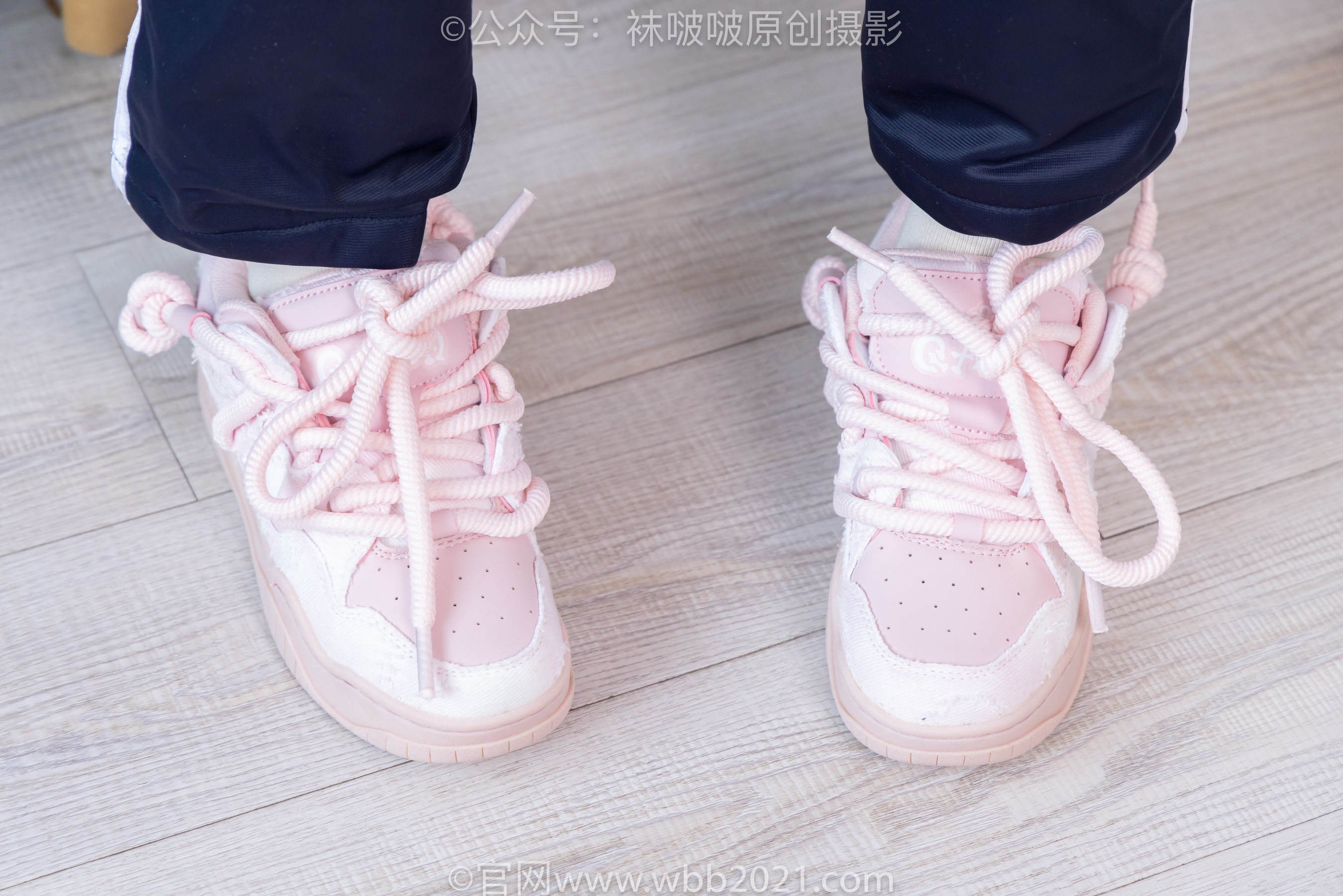 BoBoSocks袜啵啵 No.458 甜甜圈 -板鞋、白棉袜、肉丝、校服裤里丝/(150P)