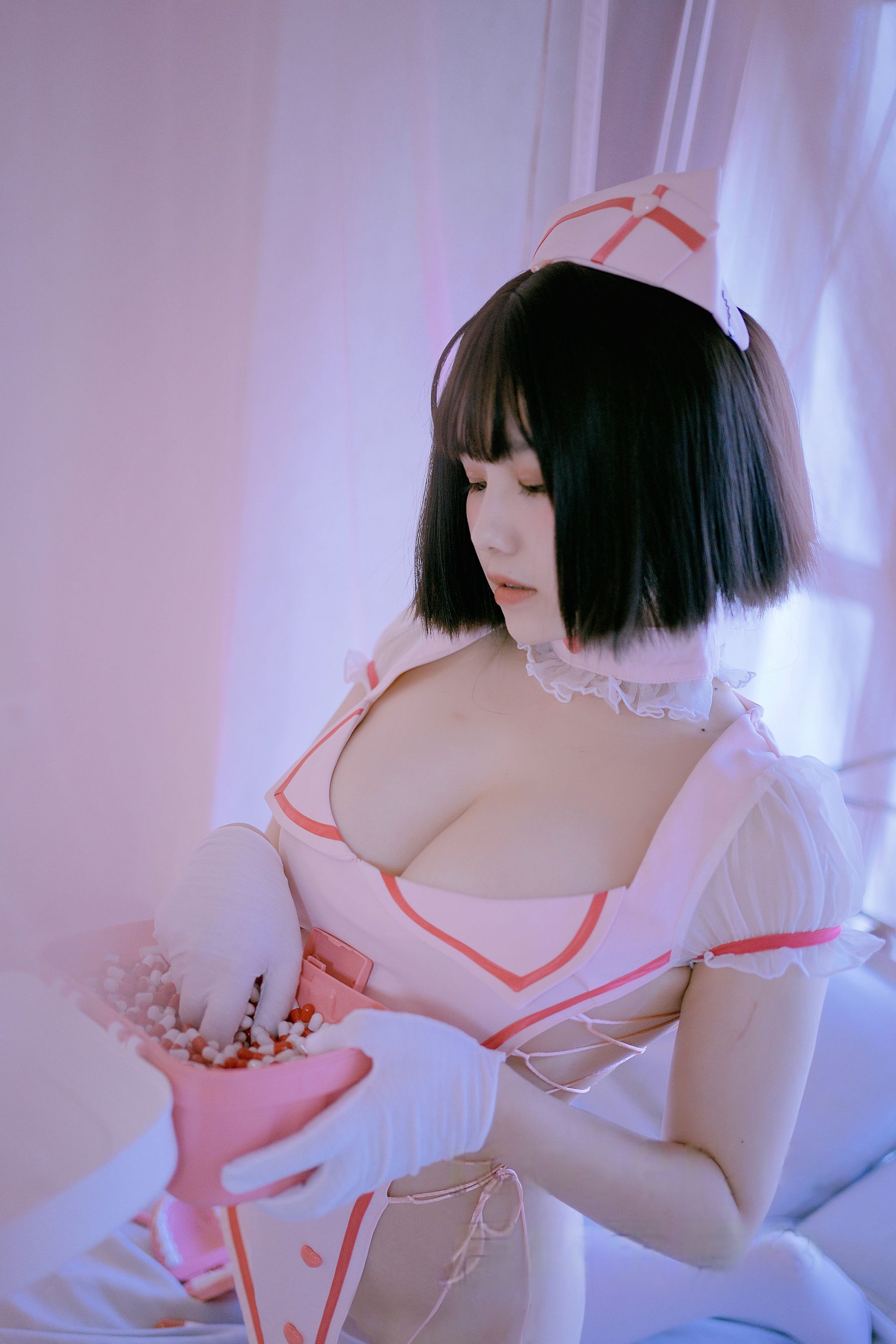 阿半今天很开心 - 粉护士/(37P)