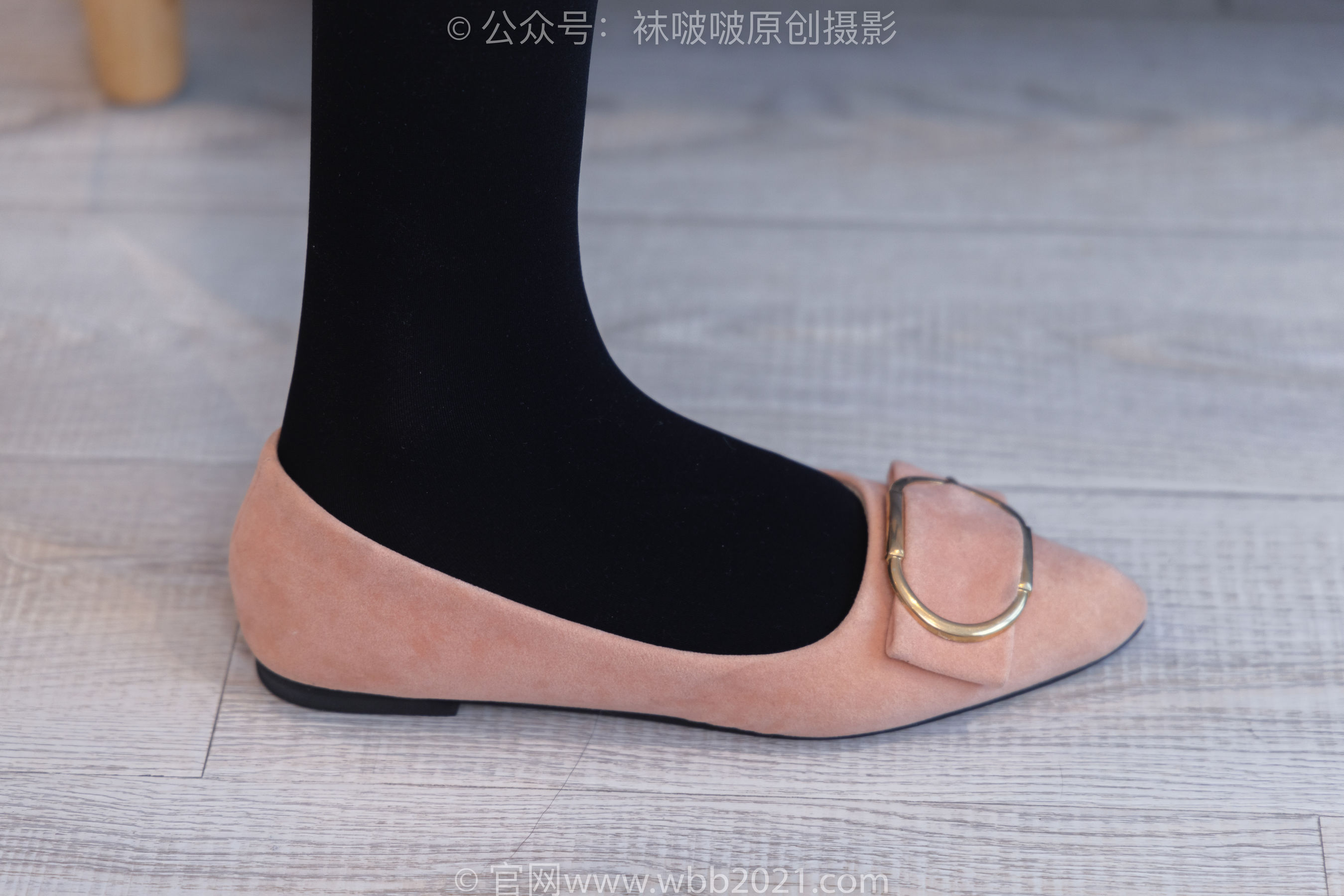 BoBoSocks袜啵啵 No.447 小甜豆 平底鞋、厚黑丝、踩方便面、圣女果、橘子、巧克力蛋糕剧情/(140P)