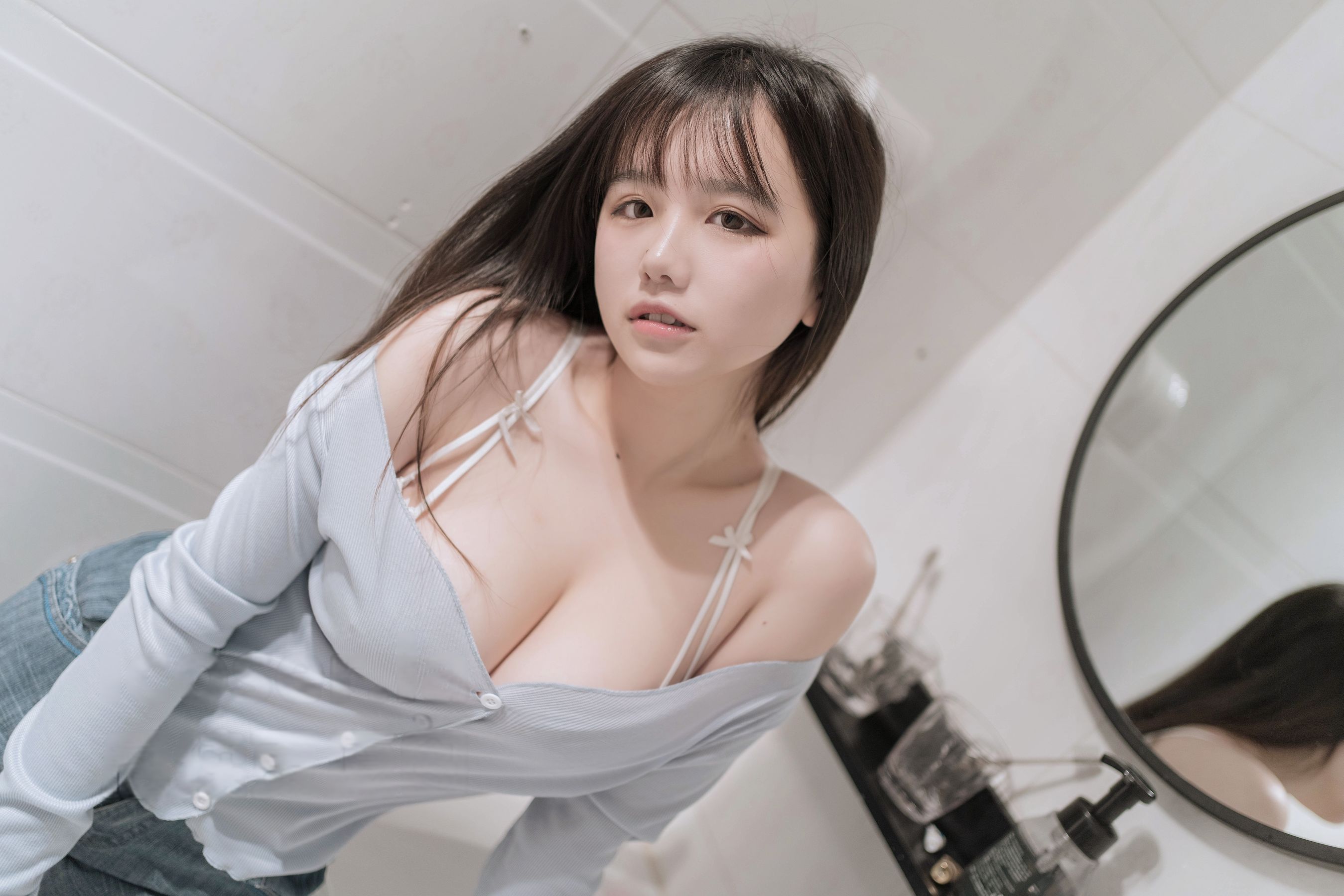 阿半今天很开心 - 住在隔壁的太太/(37P)