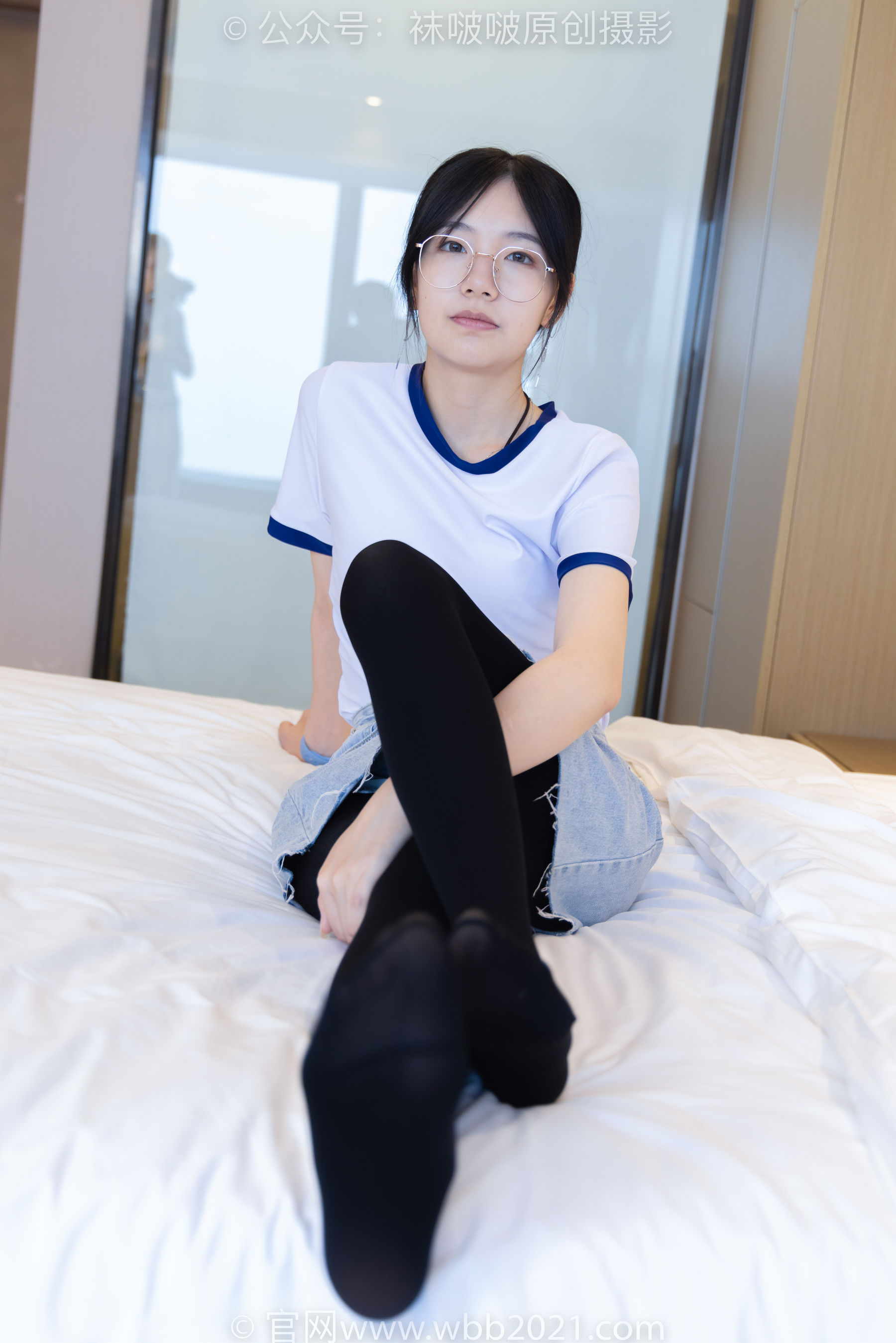 BoBoSocks袜啵啵 No.447 小甜豆 平底鞋、厚黑丝、踩方便面、圣女果、橘子、巧克力蛋糕剧情/(140P)