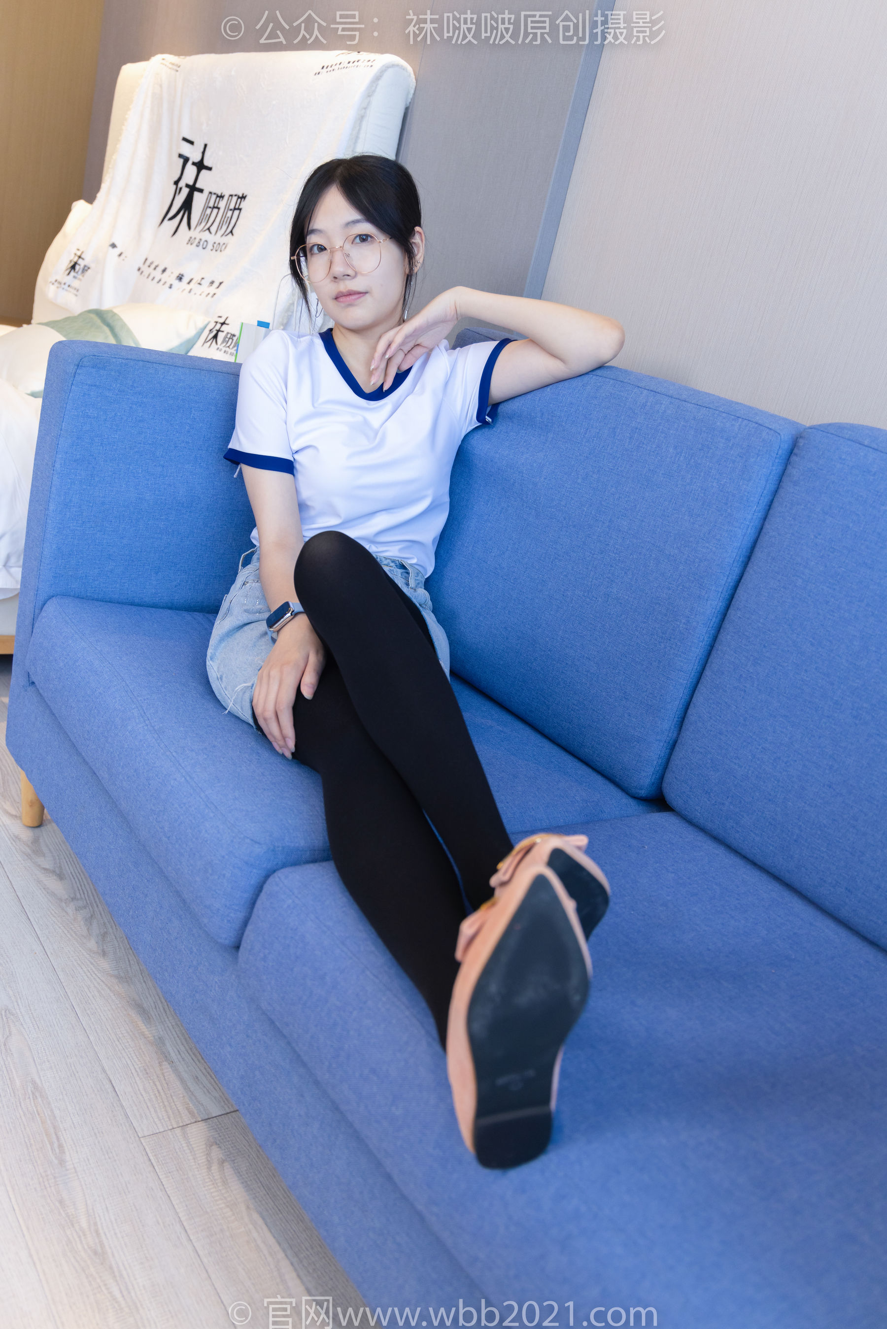 BoBoSocks袜啵啵 No.447 小甜豆 平底鞋、厚黑丝、踩方便面、圣女果、橘子、巧克力蛋糕剧情/(140P)