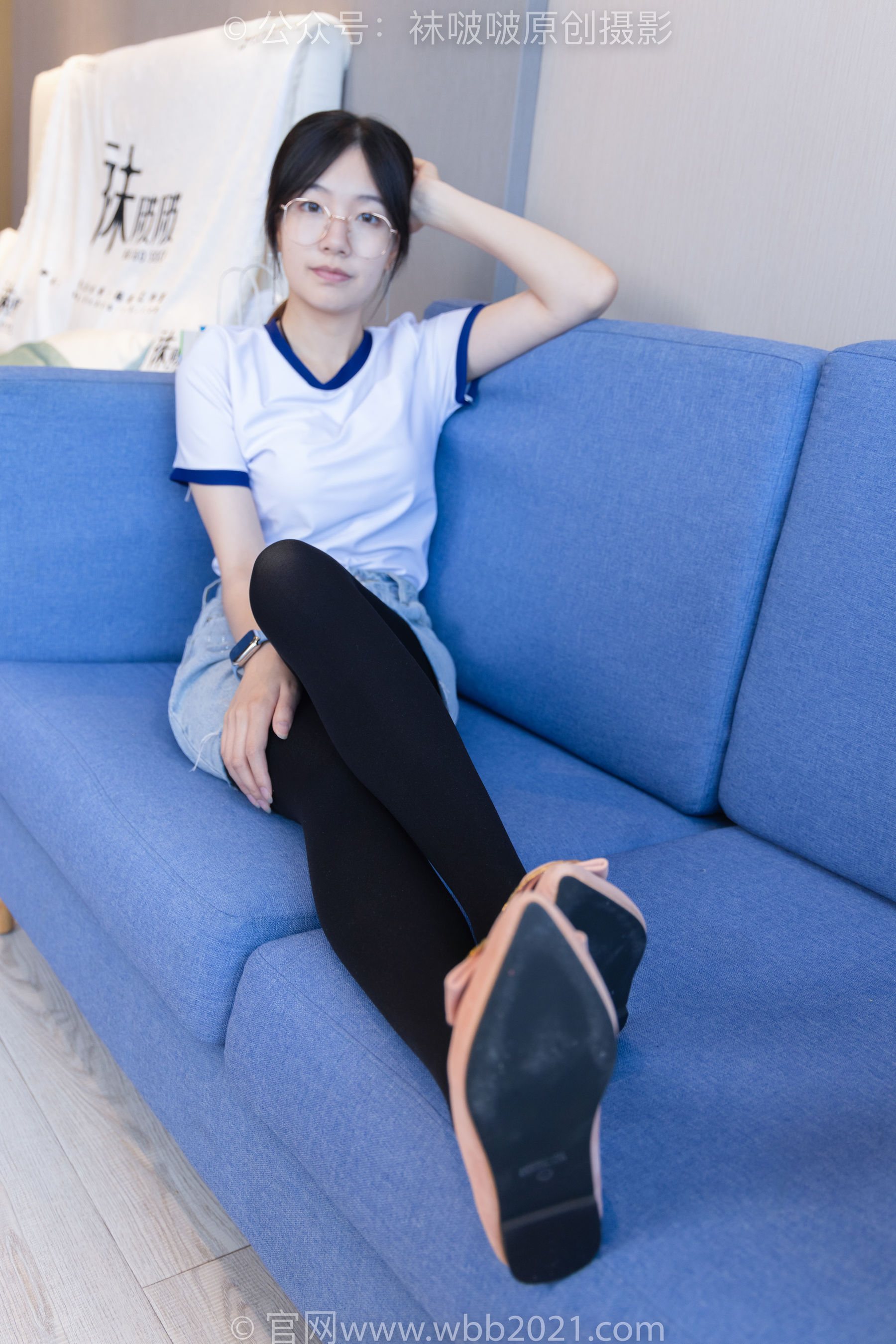 BoBoSocks袜啵啵 No.447 小甜豆 平底鞋、厚黑丝、踩方便面、圣女果、橘子、巧克力蛋糕剧情/(140P)