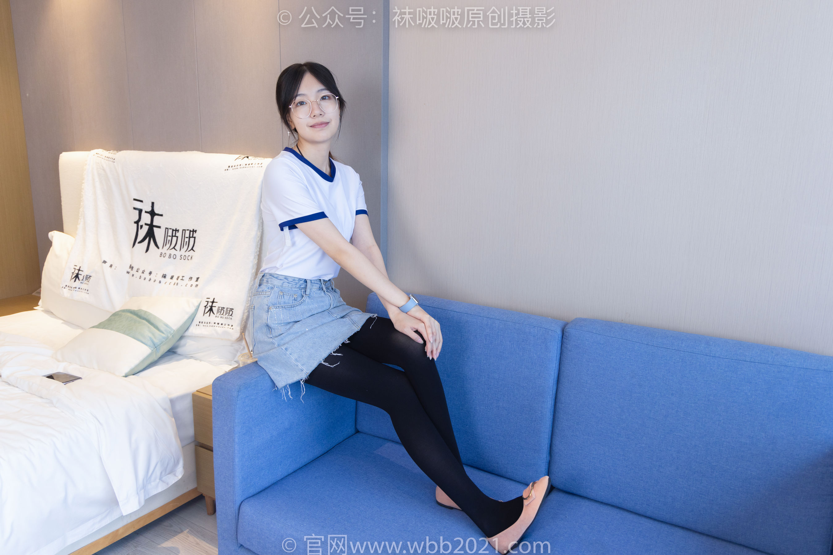 BoBoSocks袜啵啵 No.447 小甜豆 平底鞋、厚黑丝、踩方便面、圣女果、橘子、巧克力蛋糕剧情/(140P)
