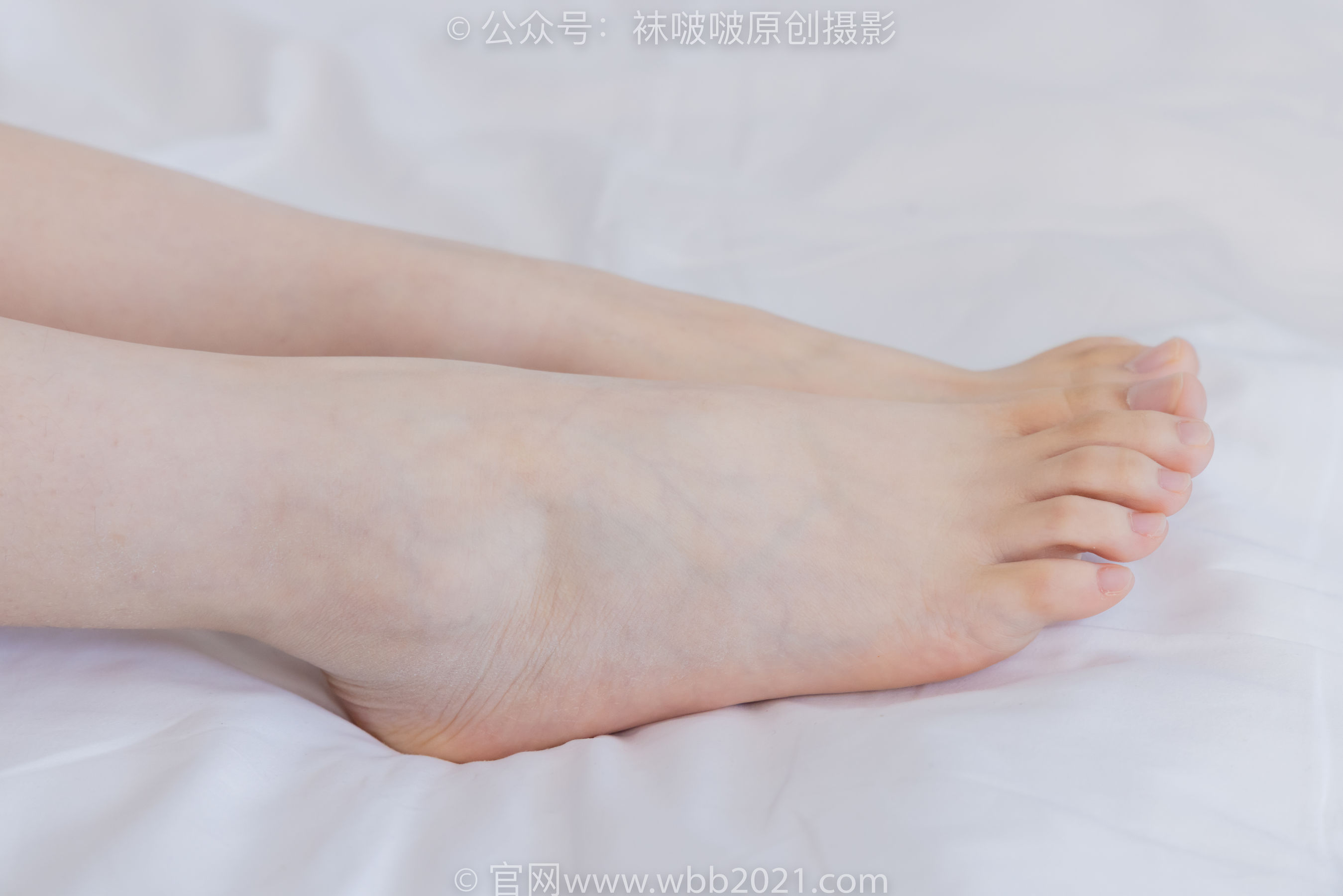 BoBoSocks袜啵啵 No.444 甜甜圈 -两双高跟鞋、凉鞋、肉丝、裸足/(185P)