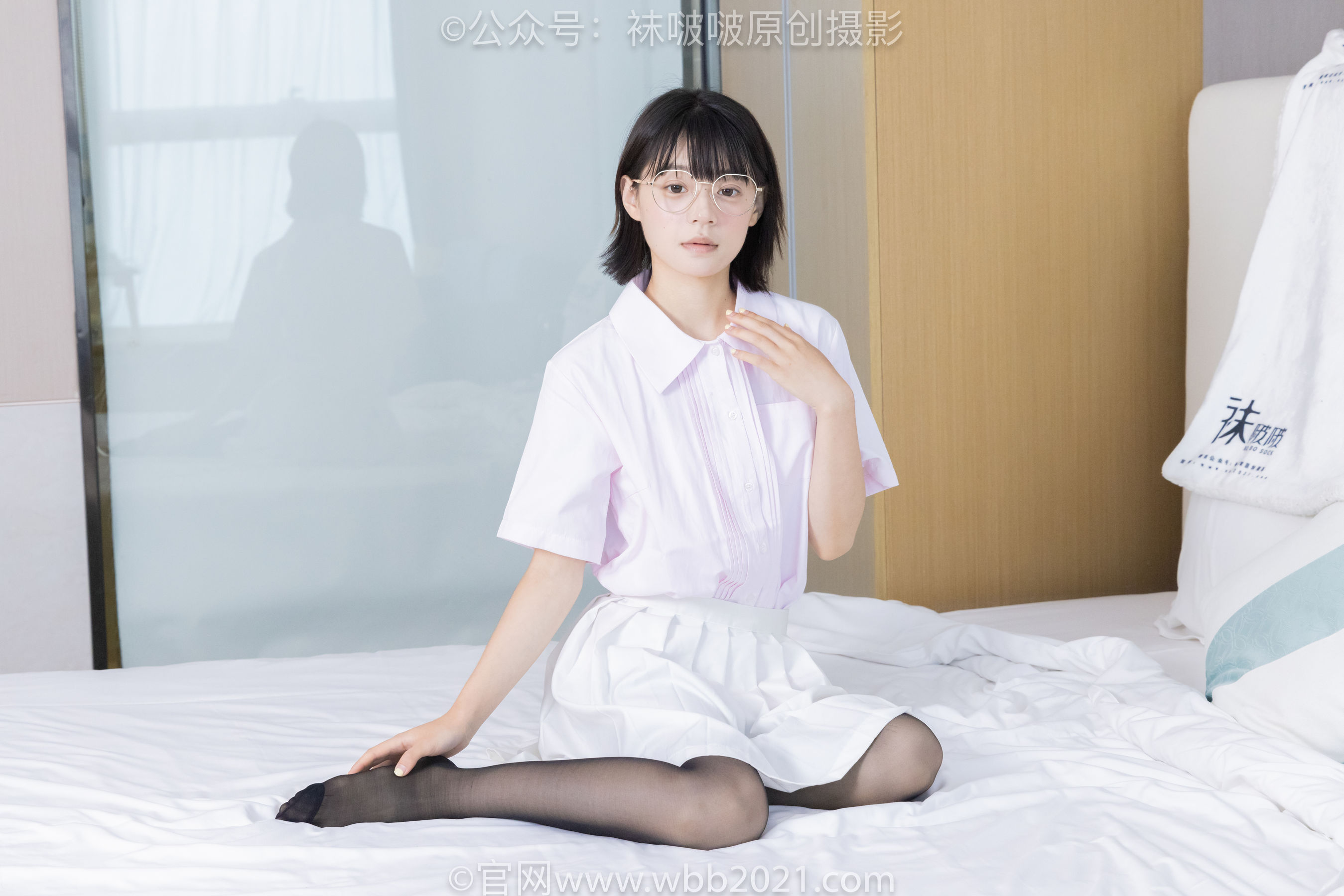 BoBoSocks袜啵啵 No.449 糯米 运动鞋、白棉袜、黑丝/(148P)