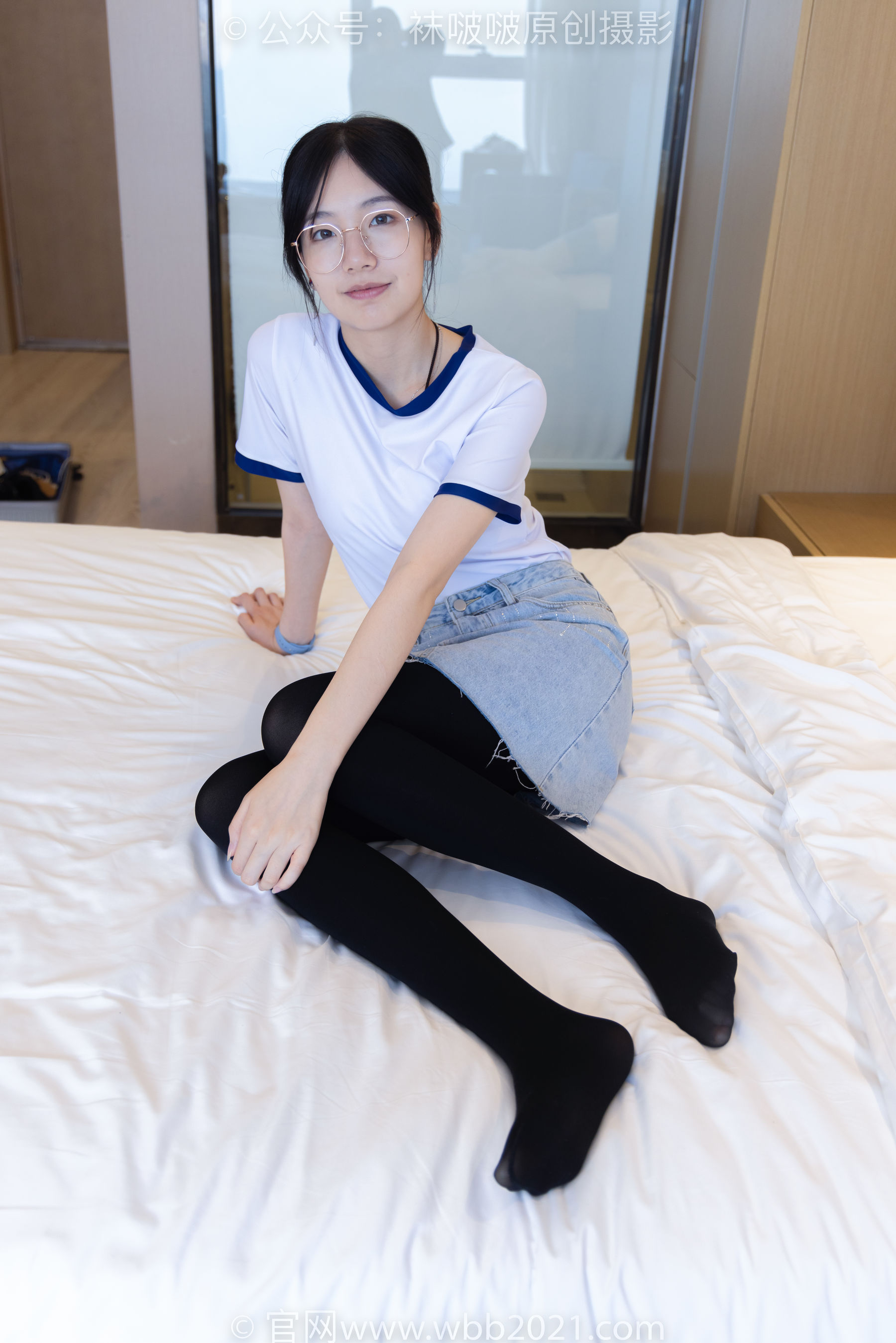 BoBoSocks袜啵啵 No.447 小甜豆 平底鞋、厚黑丝、踩方便面、圣女果、橘子、巧克力蛋糕剧情/(140P)