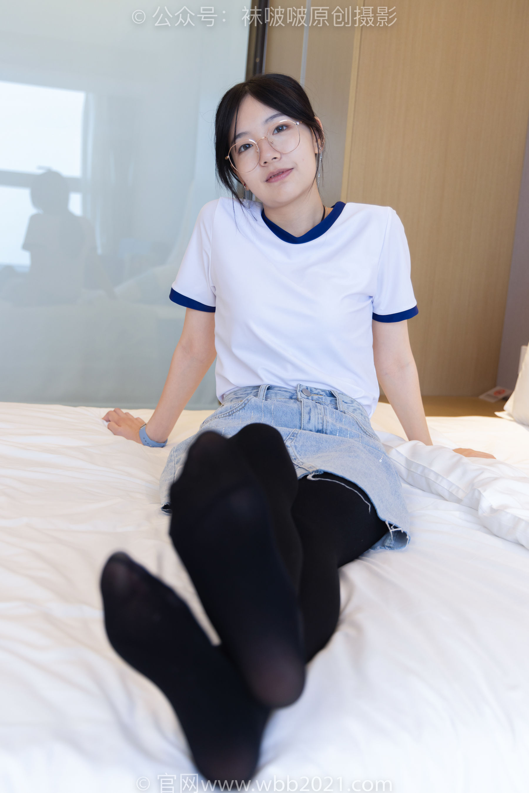 BoBoSocks袜啵啵 No.447 小甜豆 平底鞋、厚黑丝、踩方便面、圣女果、橘子、巧克力蛋糕剧情/(140P)