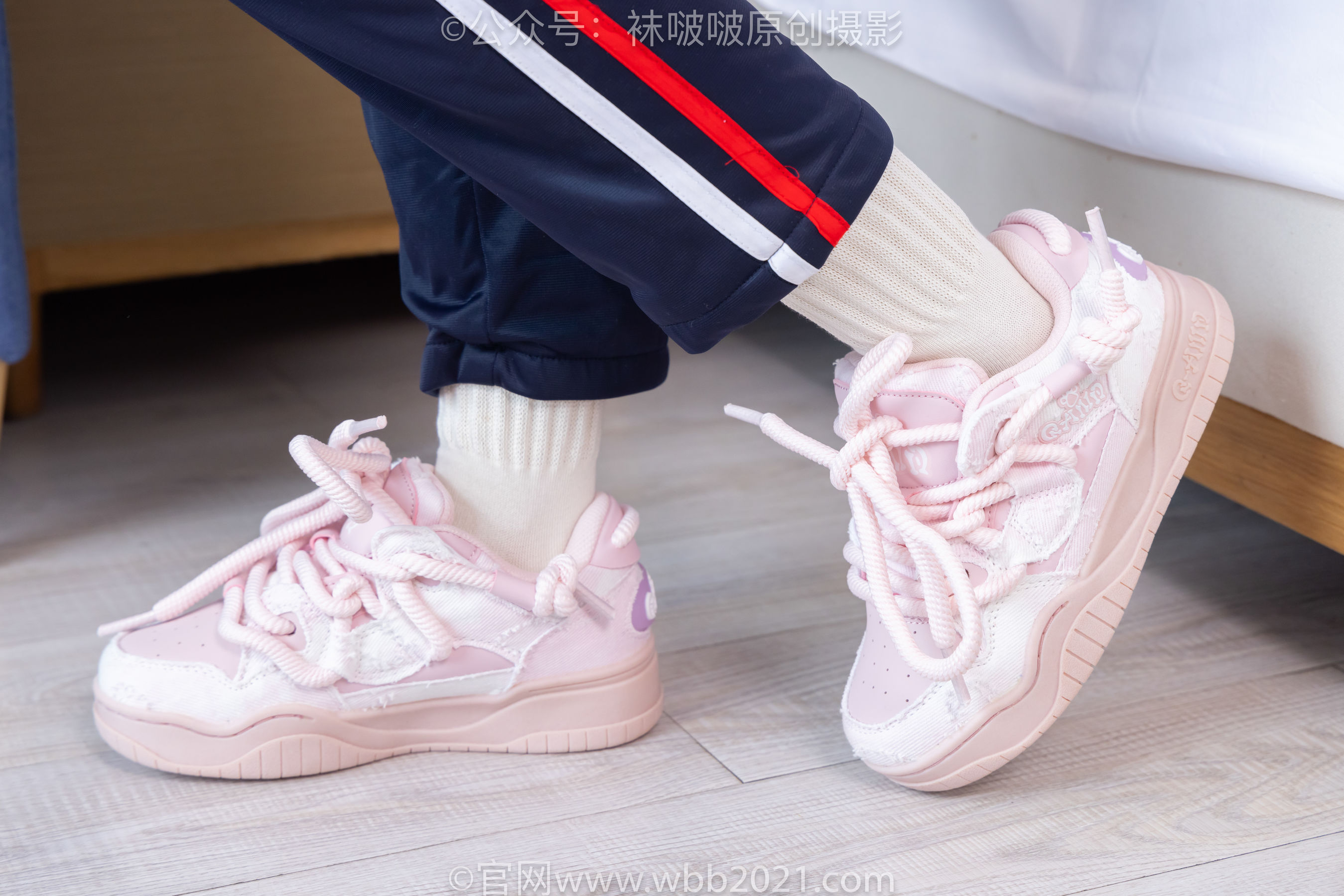 BoBoSocks袜啵啵 No.458 甜甜圈 -板鞋、白棉袜、肉丝、校服裤里丝/(150P)