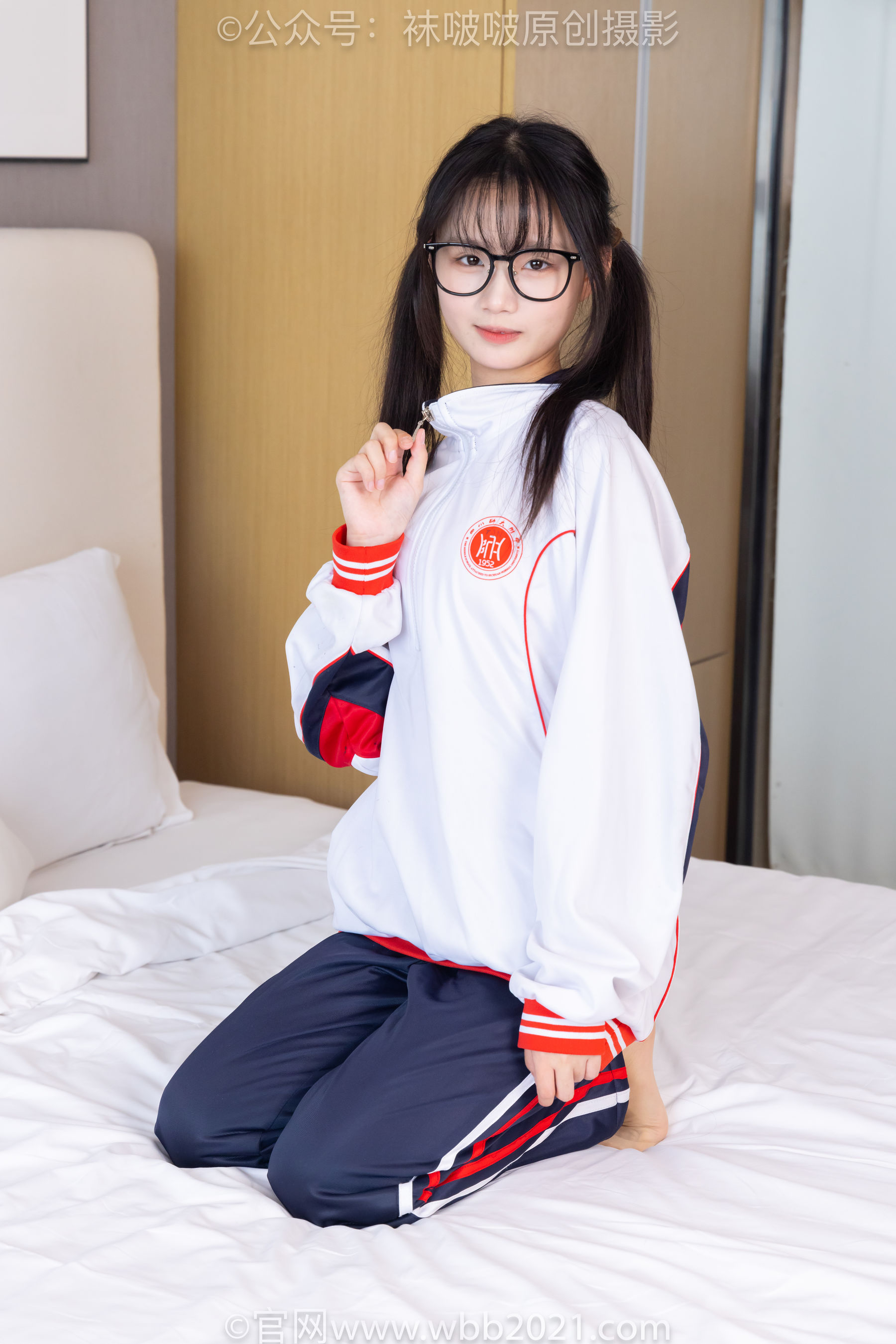 BoBoSocks袜啵啵 No.458 甜甜圈 -板鞋、白棉袜、肉丝、校服裤里丝/(150P)