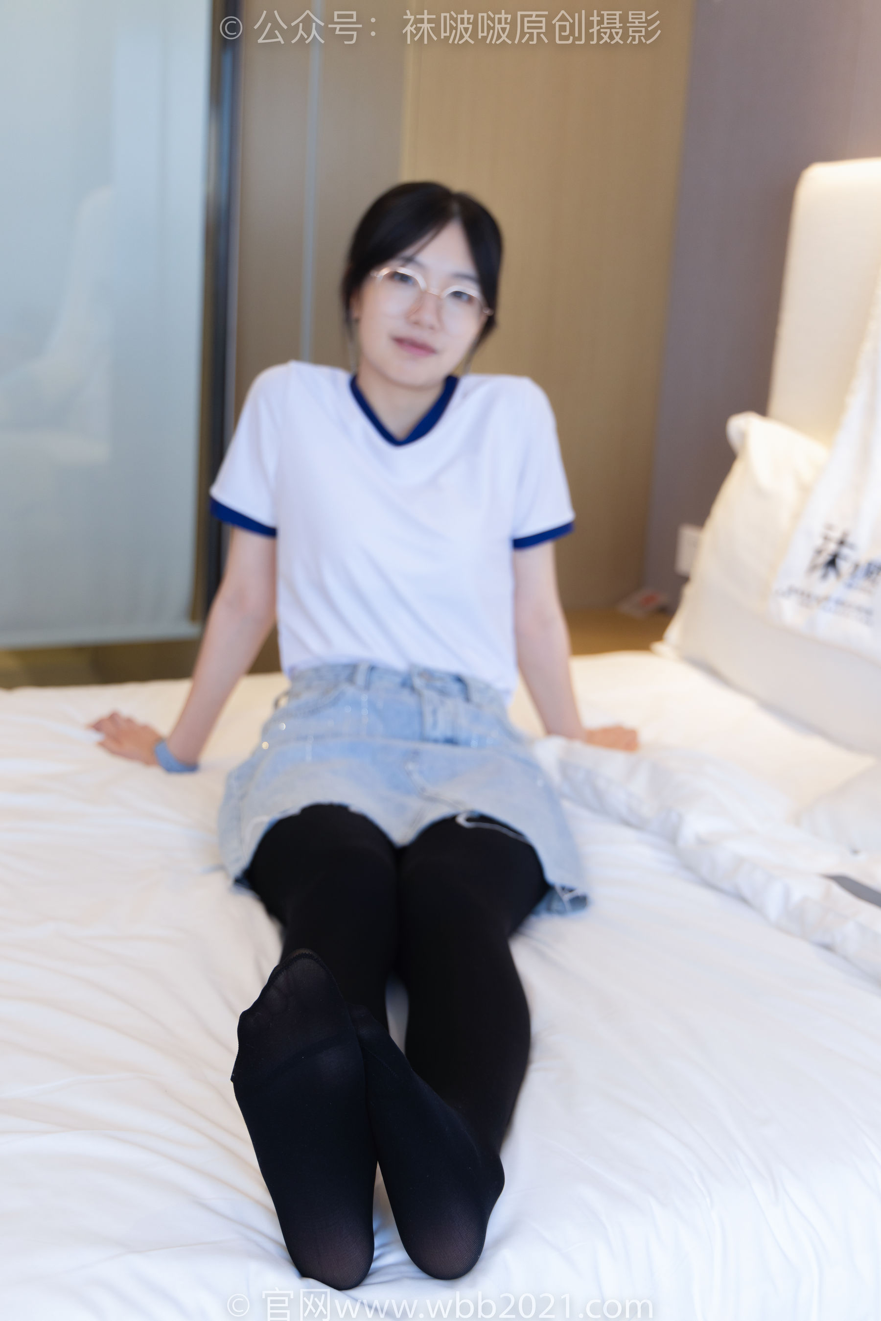 BoBoSocks袜啵啵 No.447 小甜豆 平底鞋、厚黑丝、踩方便面、圣女果、橘子、巧克力蛋糕剧情/(140P)
