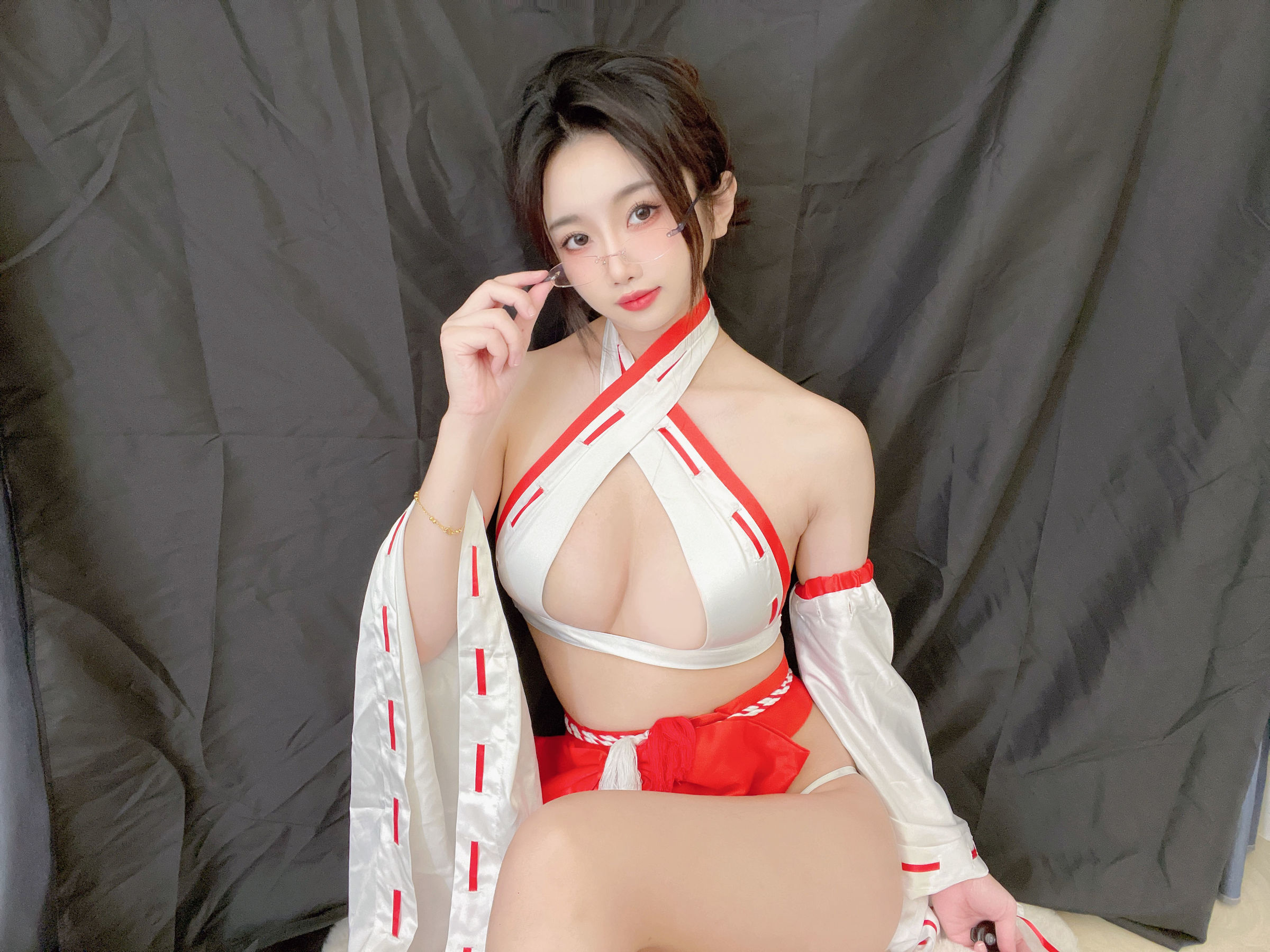 白嫩美少女 鬼畜瑶 - 巫女/(30P)